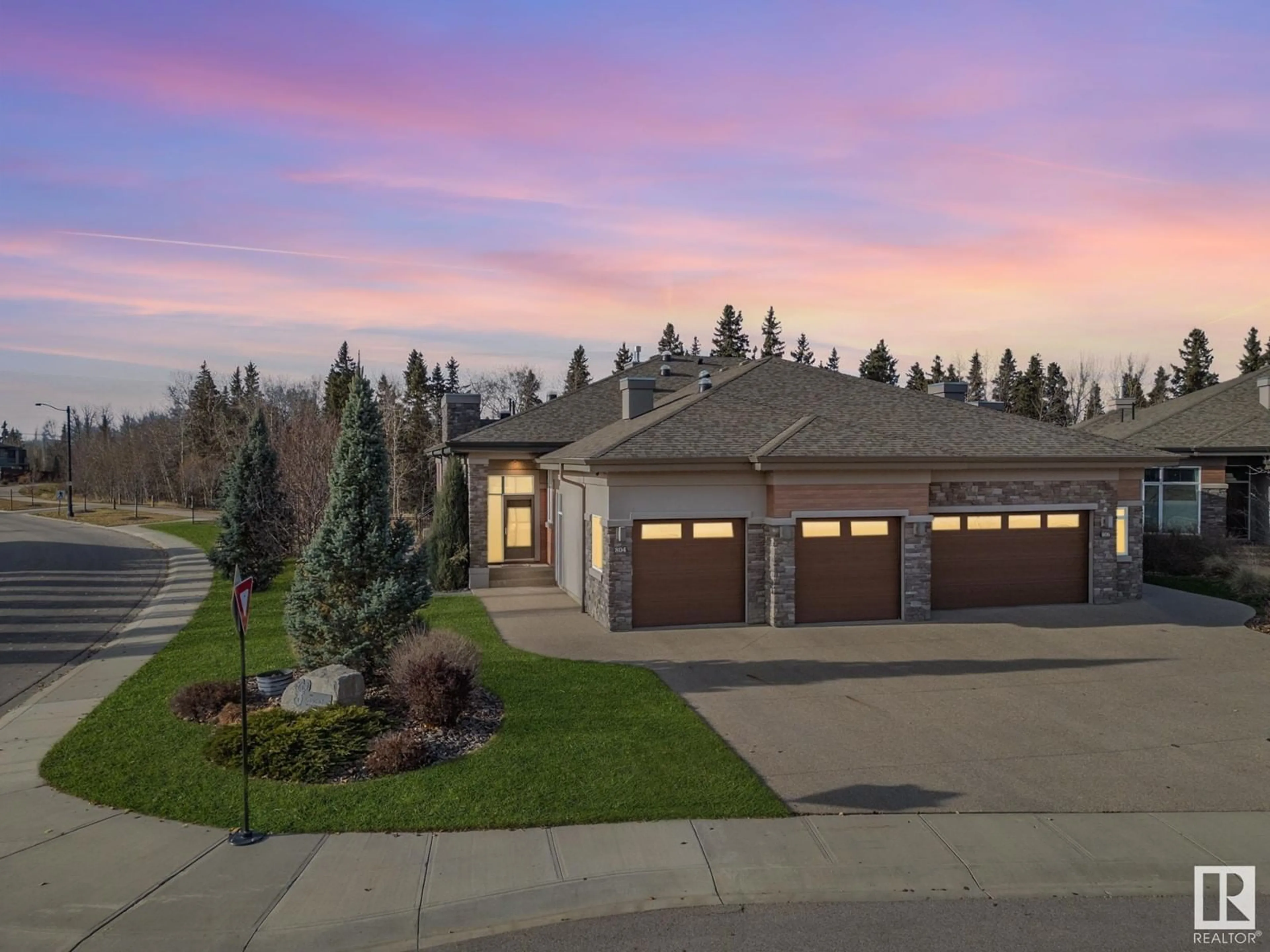 Frontside or backside of a home, the street view for 804 HOWATT PL SW, Edmonton Alberta T6W2T7