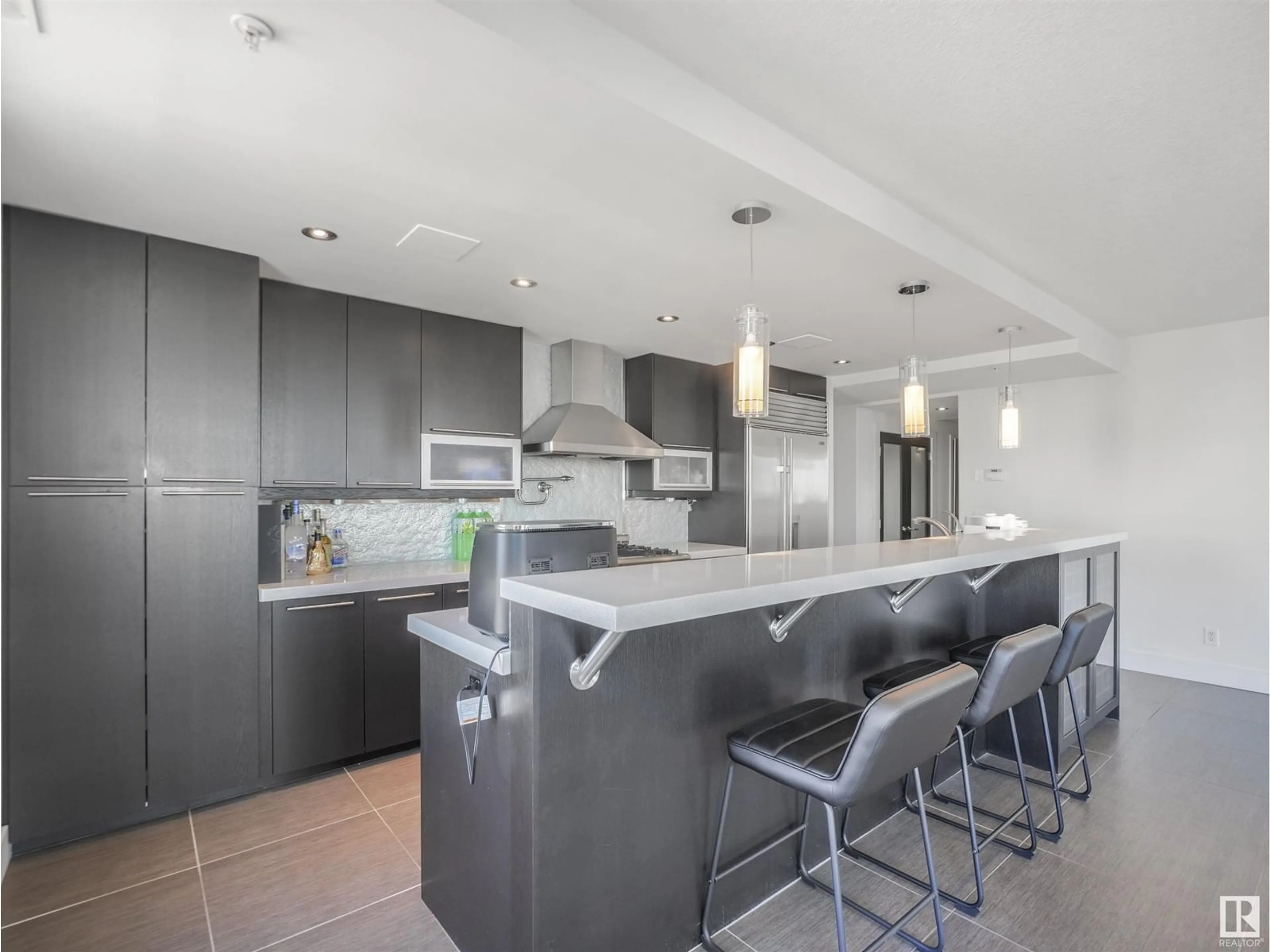 Contemporary kitchen, ceramic floors for #1704 9939 109 ST NW, Edmonton Alberta T5K1H6