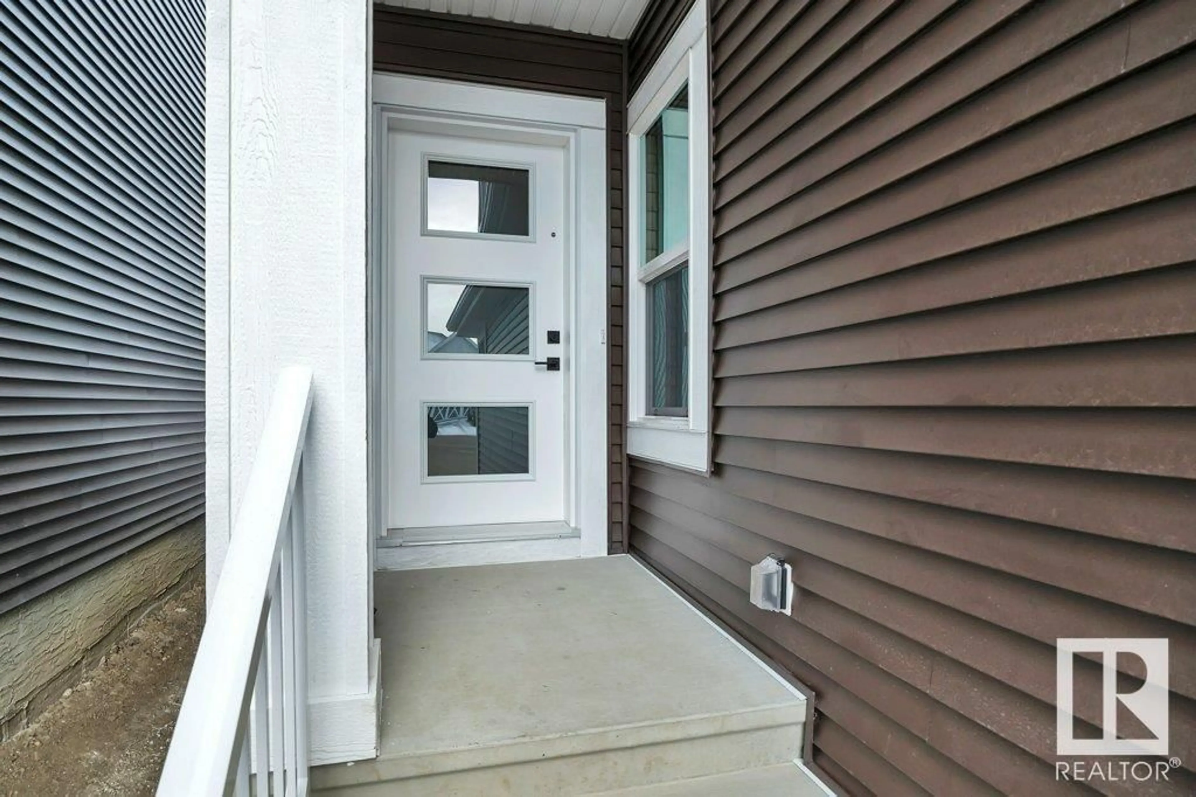 Indoor entryway, wood floors for 18 Sturtz PL, Leduc Alberta T9E1M6