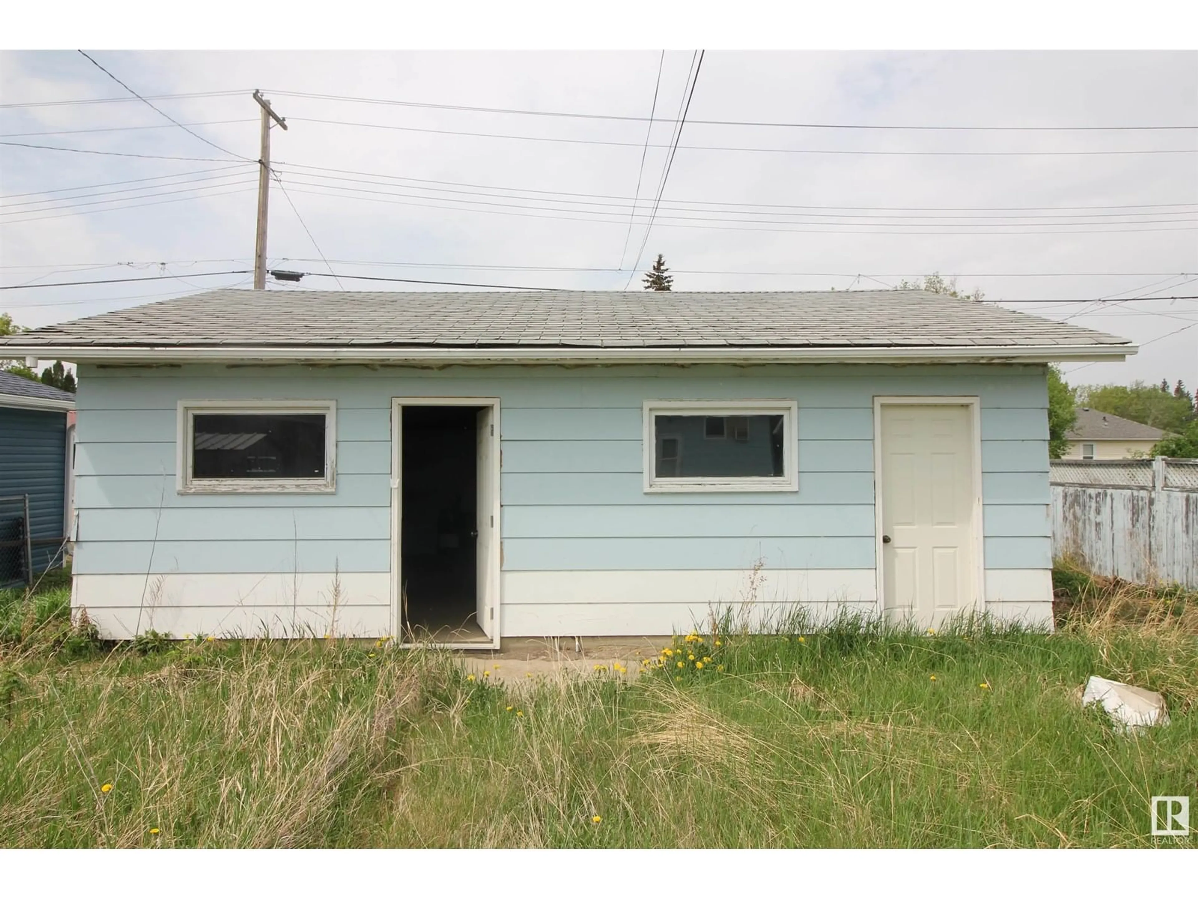 Frontside or backside of a home, the front or back of building for 5110 46 ST, Mannville Alberta T0B2W0