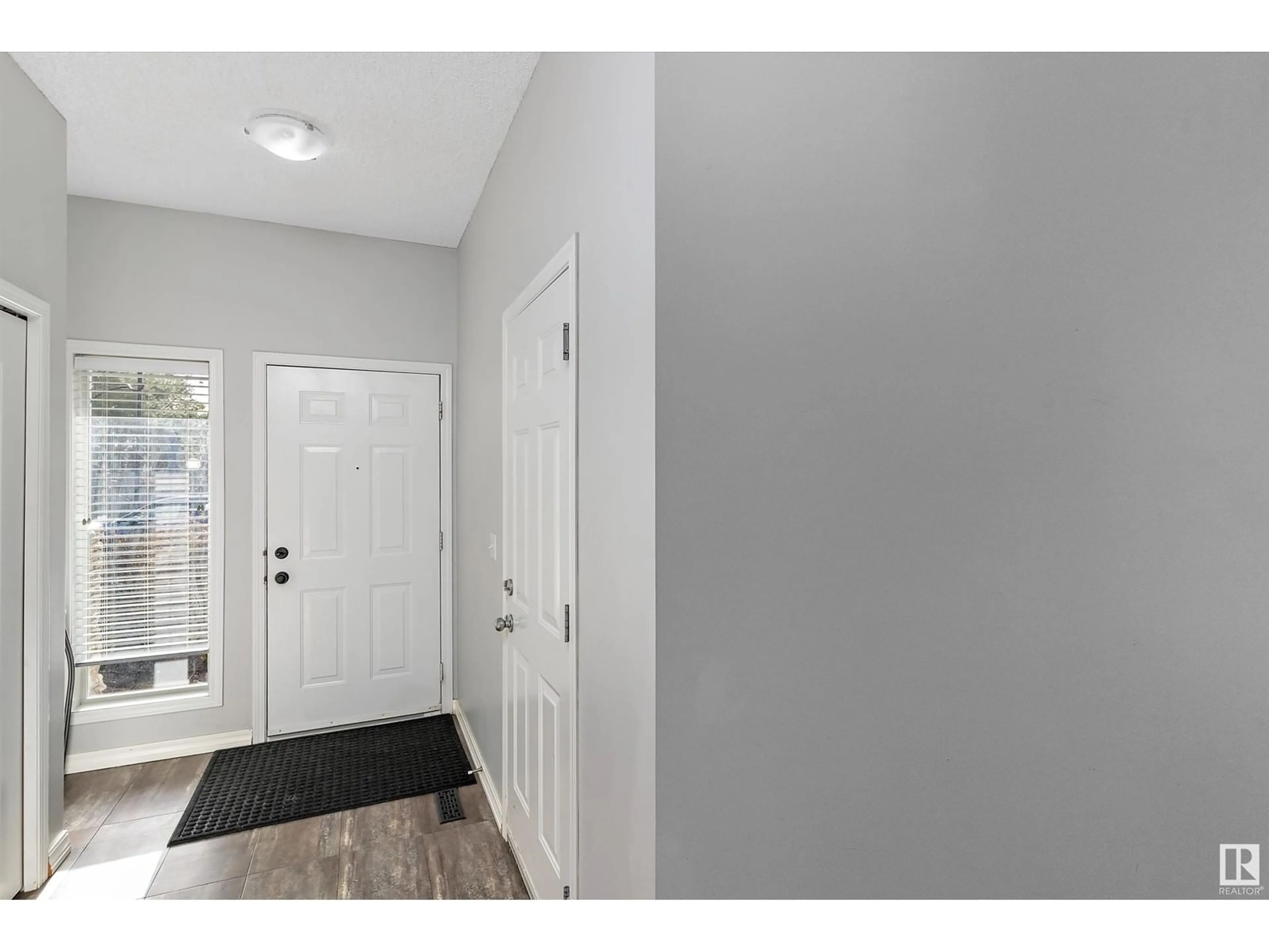 Indoor entryway, wood floors for #41 133 EASTGATE WY, St. Albert Alberta T8N7M9