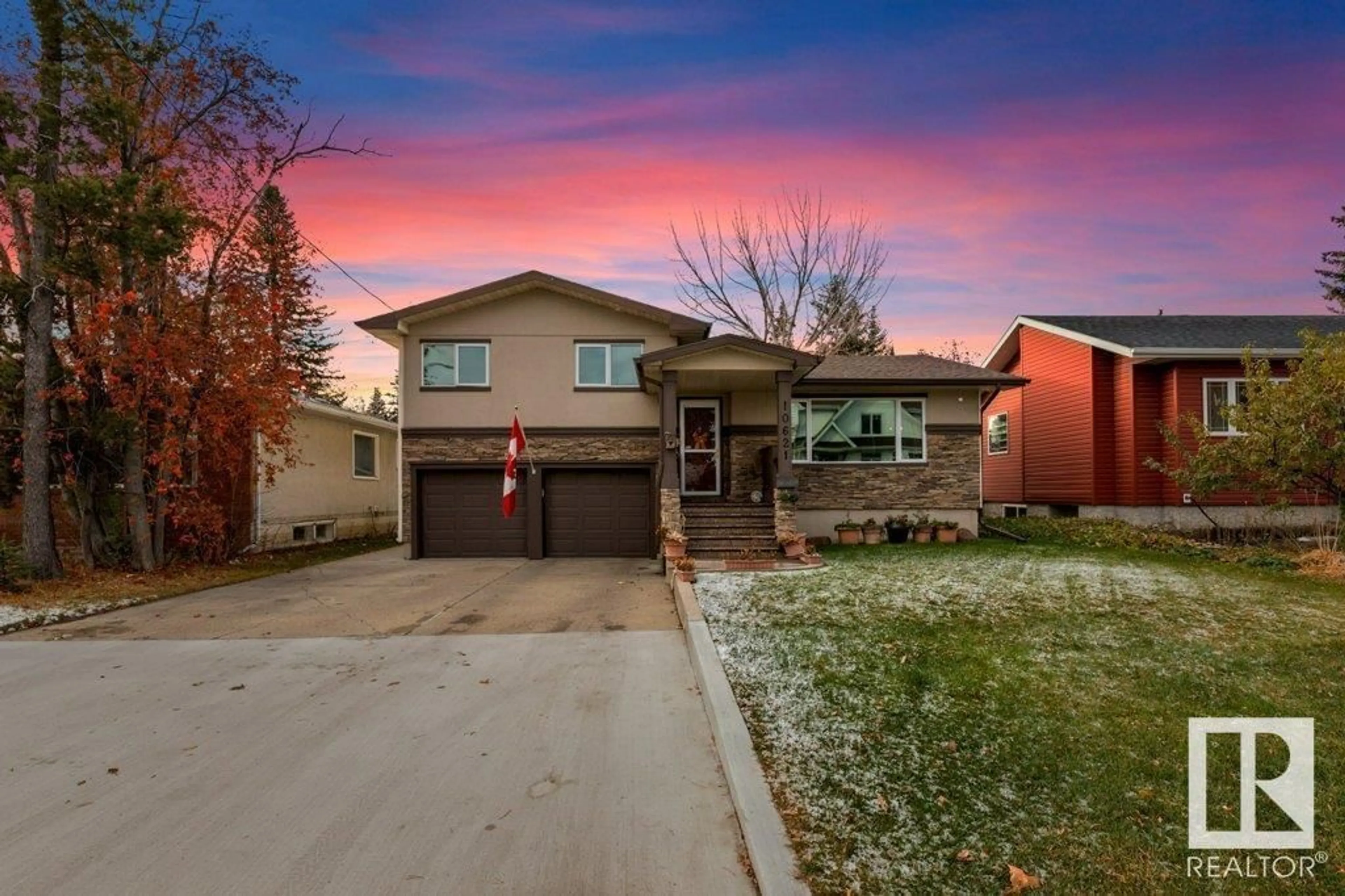 Frontside or backside of a home, the street view for 10621 60A AV NW, Edmonton Alberta T6H1K5