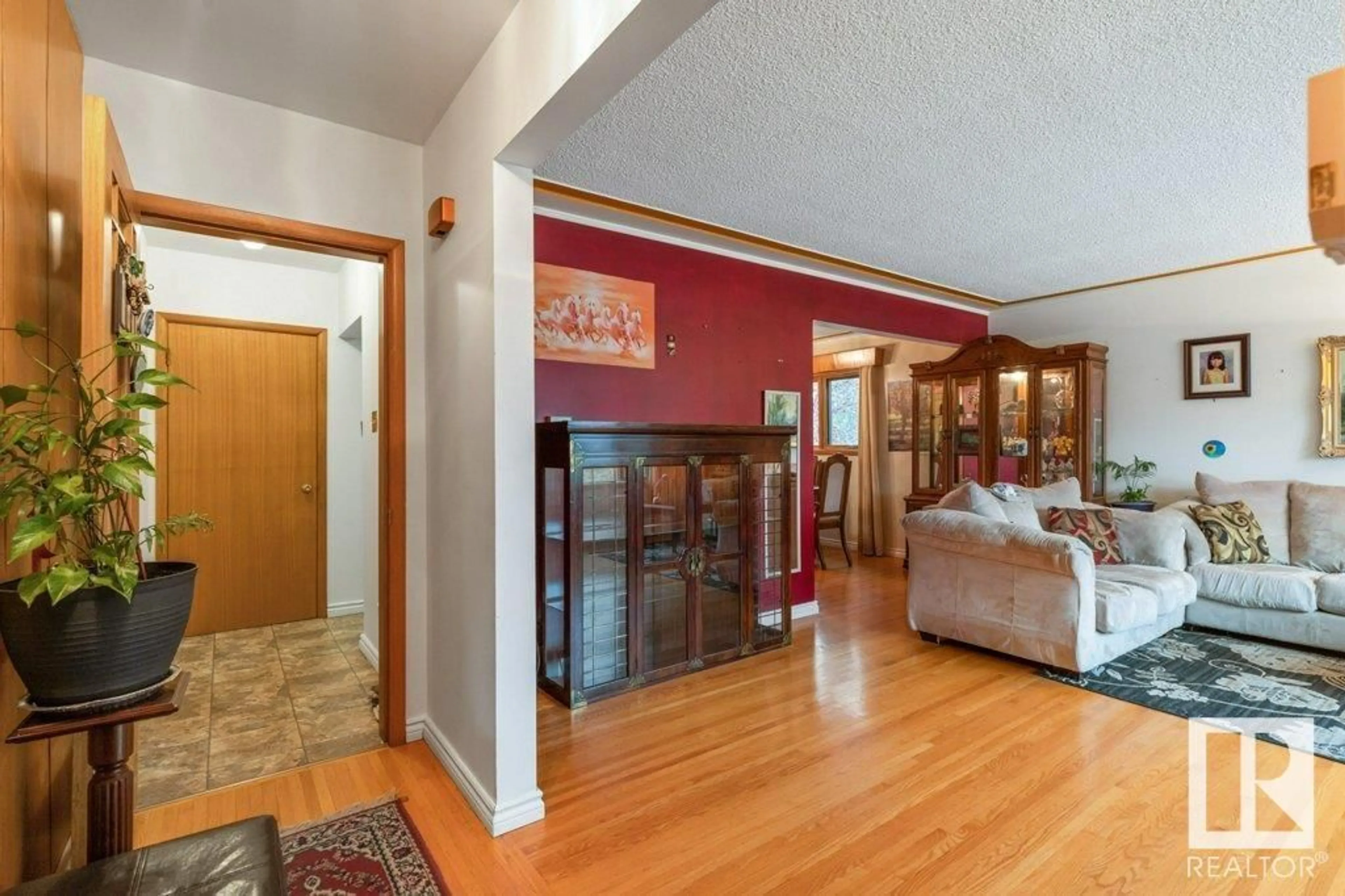 Indoor foyer, wood floors for 10621 60A AV NW, Edmonton Alberta T6H1K5