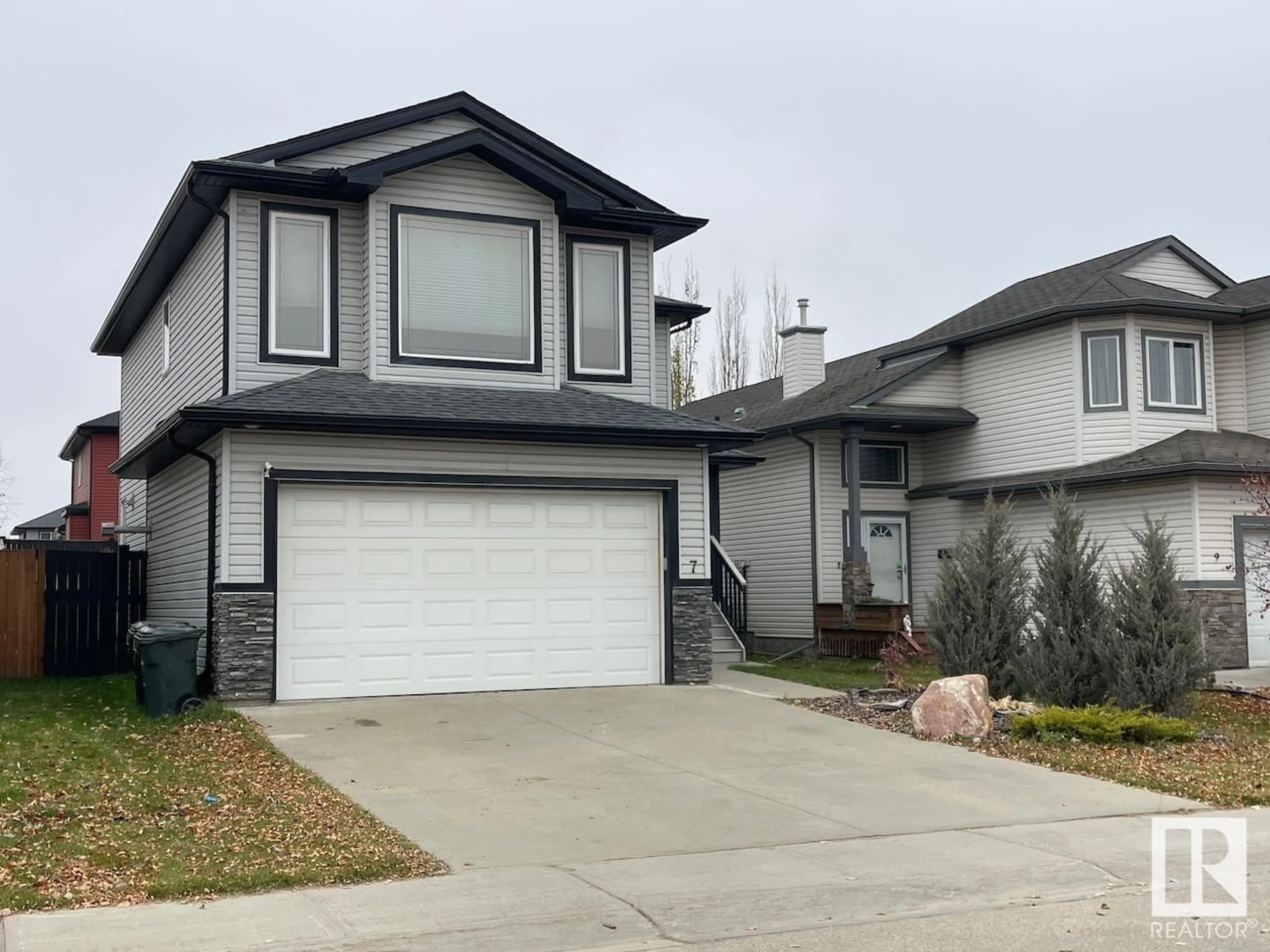 Frontside or backside of a home, the street view for 7 LAMPLIGHT DR, Spruce Grove Alberta T7X4R3