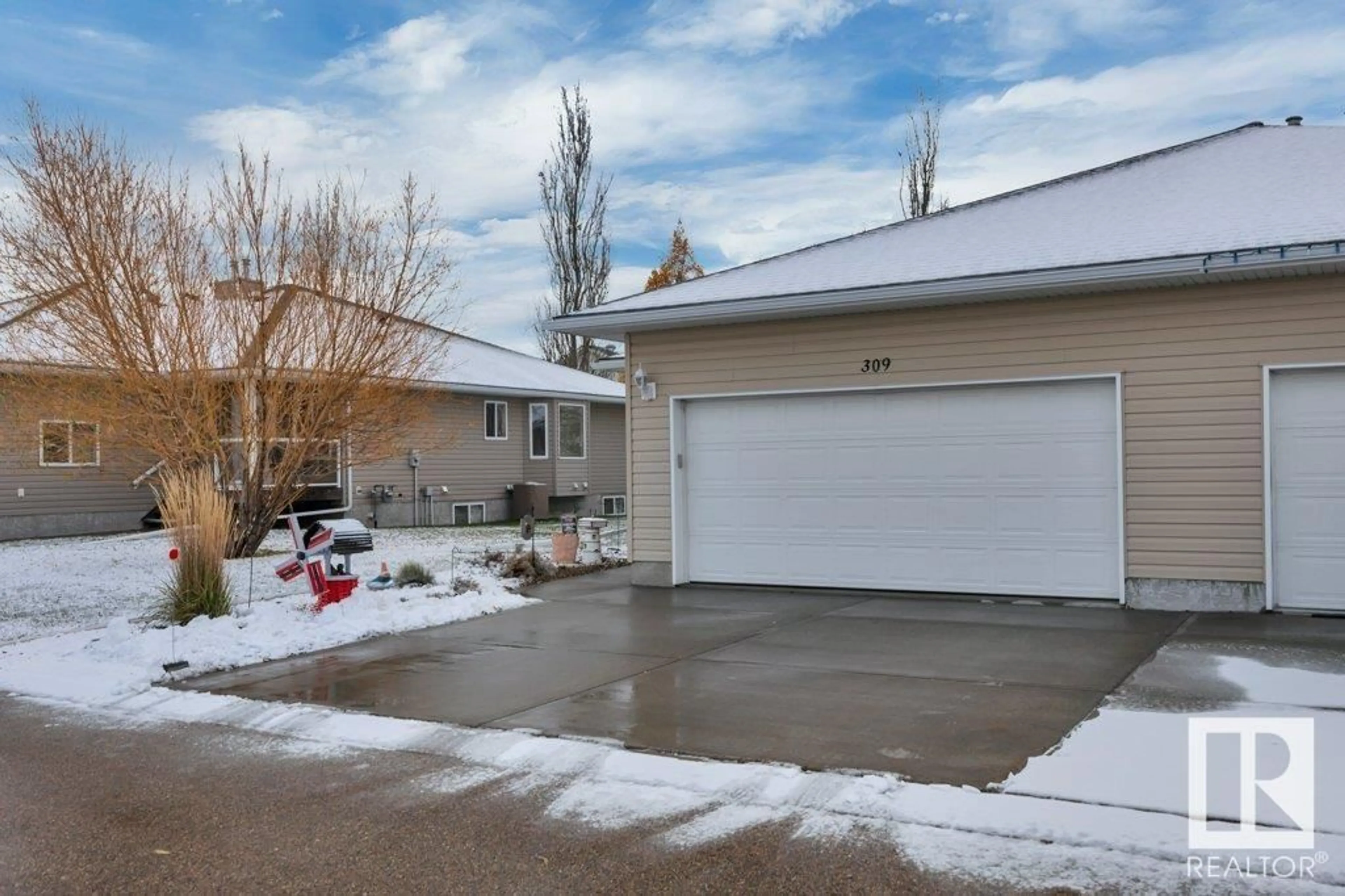 Indoor garage for 309 7001 Northview DR, Wetaskiwin Alberta T9A0H1