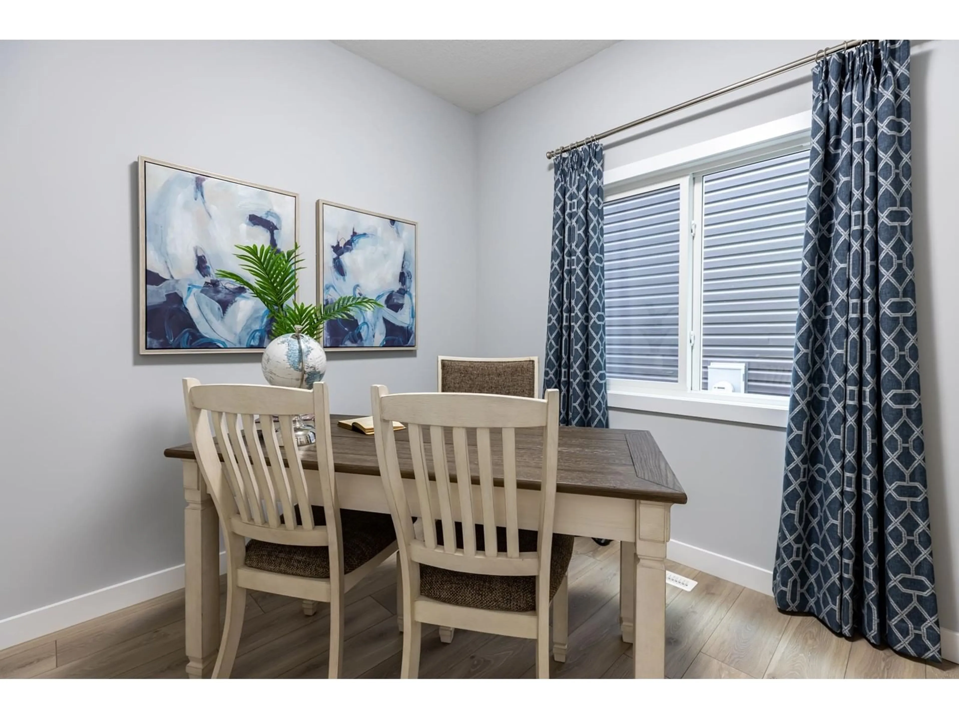 Dining room, wood floors for 17728 70 ST NW, Edmonton Alberta T5Z0T3