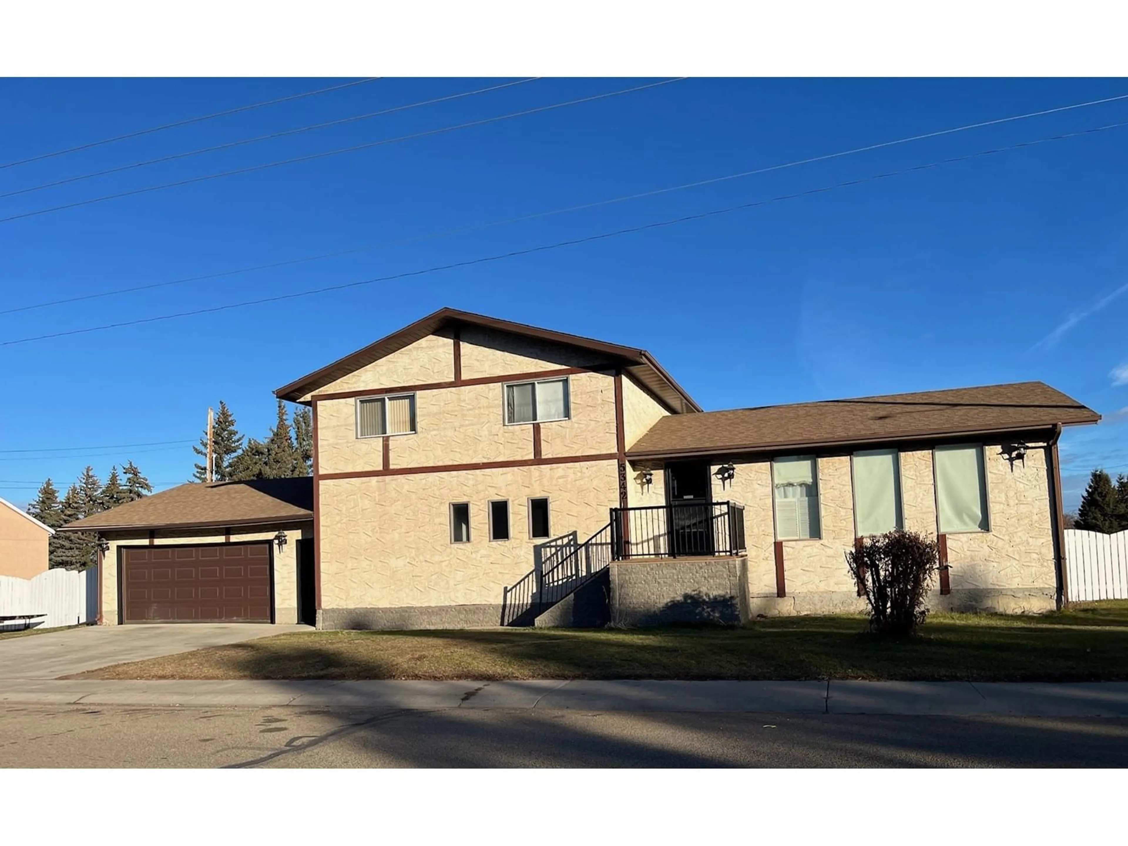 Frontside or backside of a home, the front or back of building for 5342 45 AV, Vegreville Alberta T9C1X2