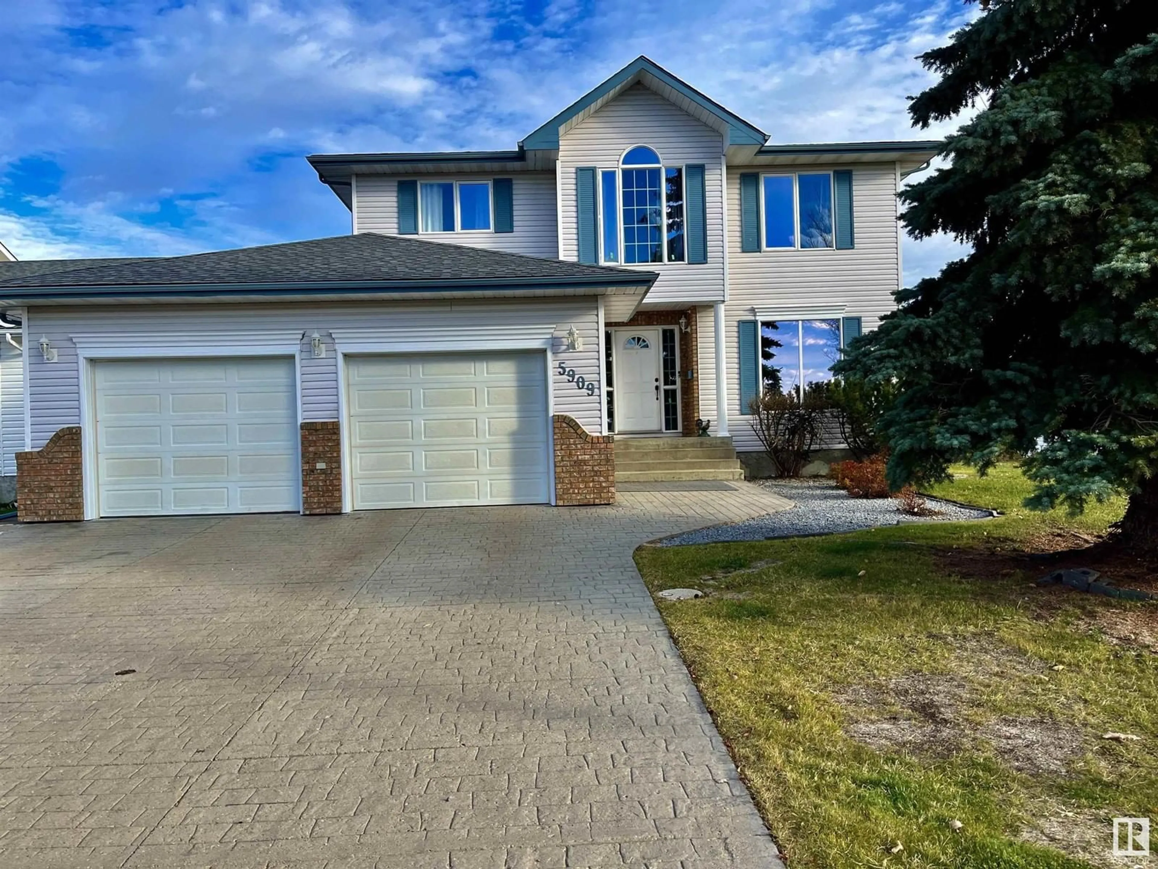 Frontside or backside of a home, the street view for 5909 43A ST, Vegreville Alberta T9C1V2