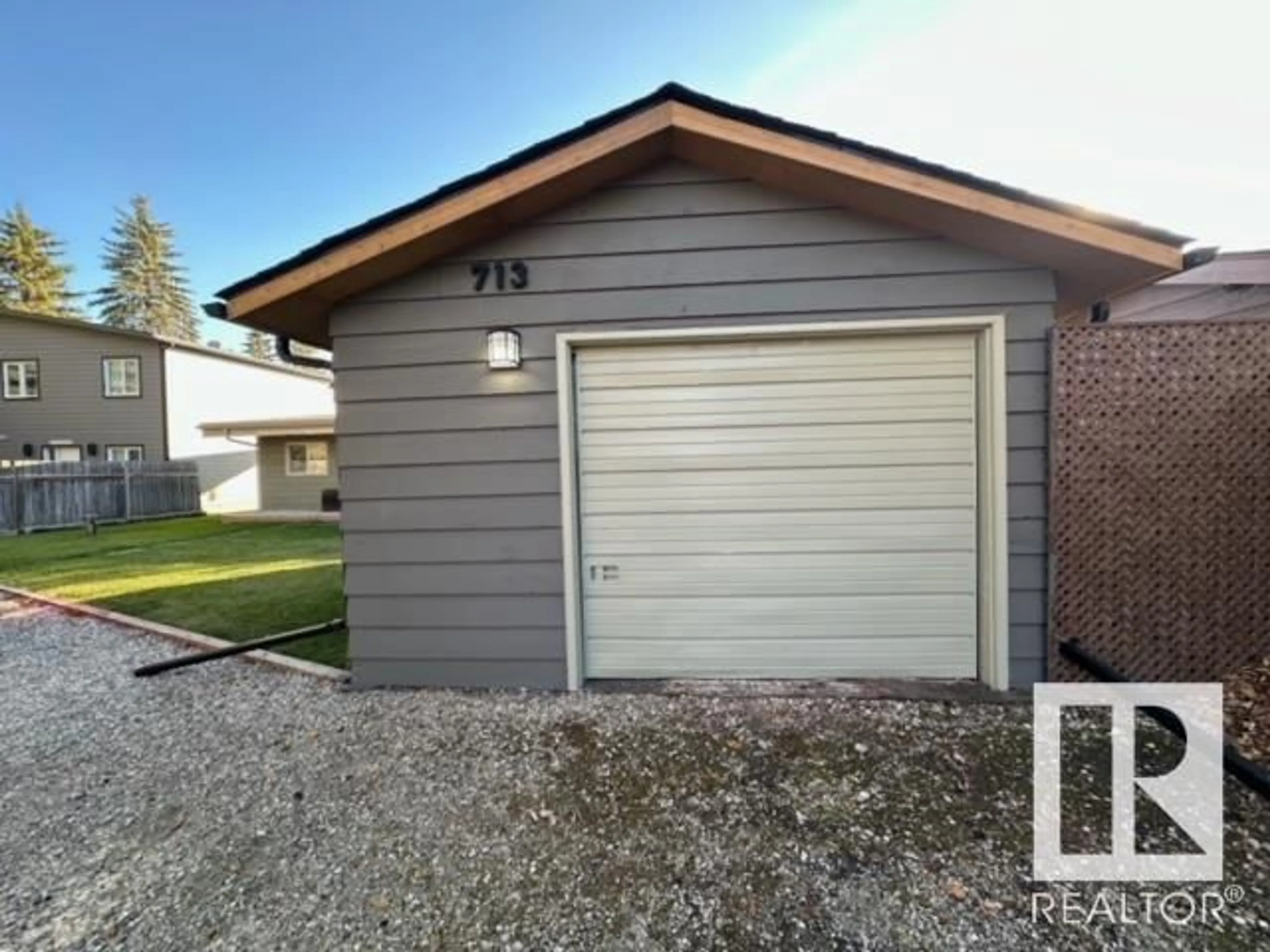 Indoor garage, cement floor for 713 7 ST, Rural Lac Ste. Anne County Alberta T0E1A0