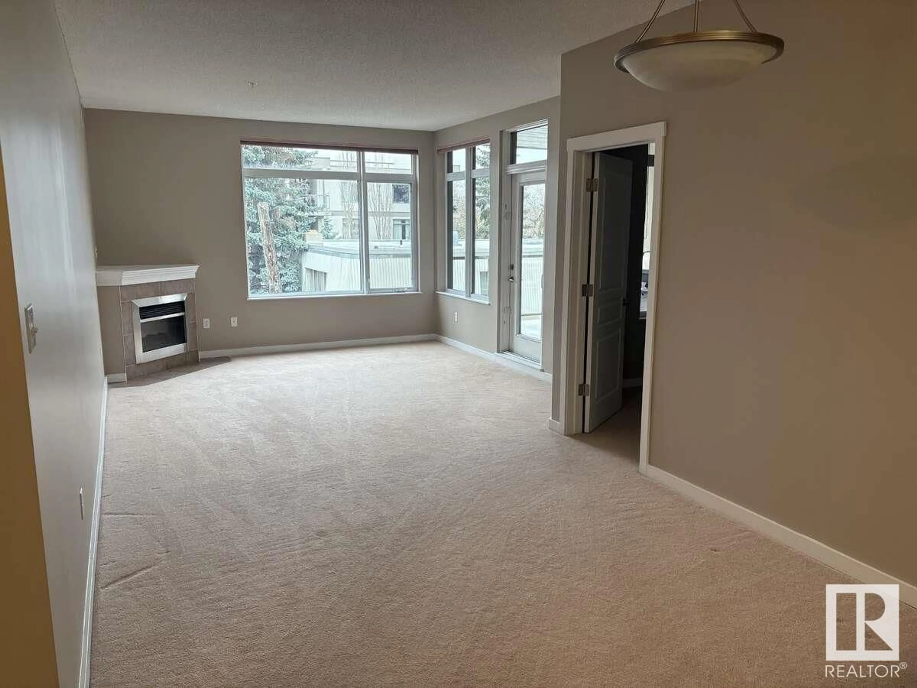 A pic of a room, carpet floors for #301 11140 68 AV NW, Edmonton Alberta T6H2C2