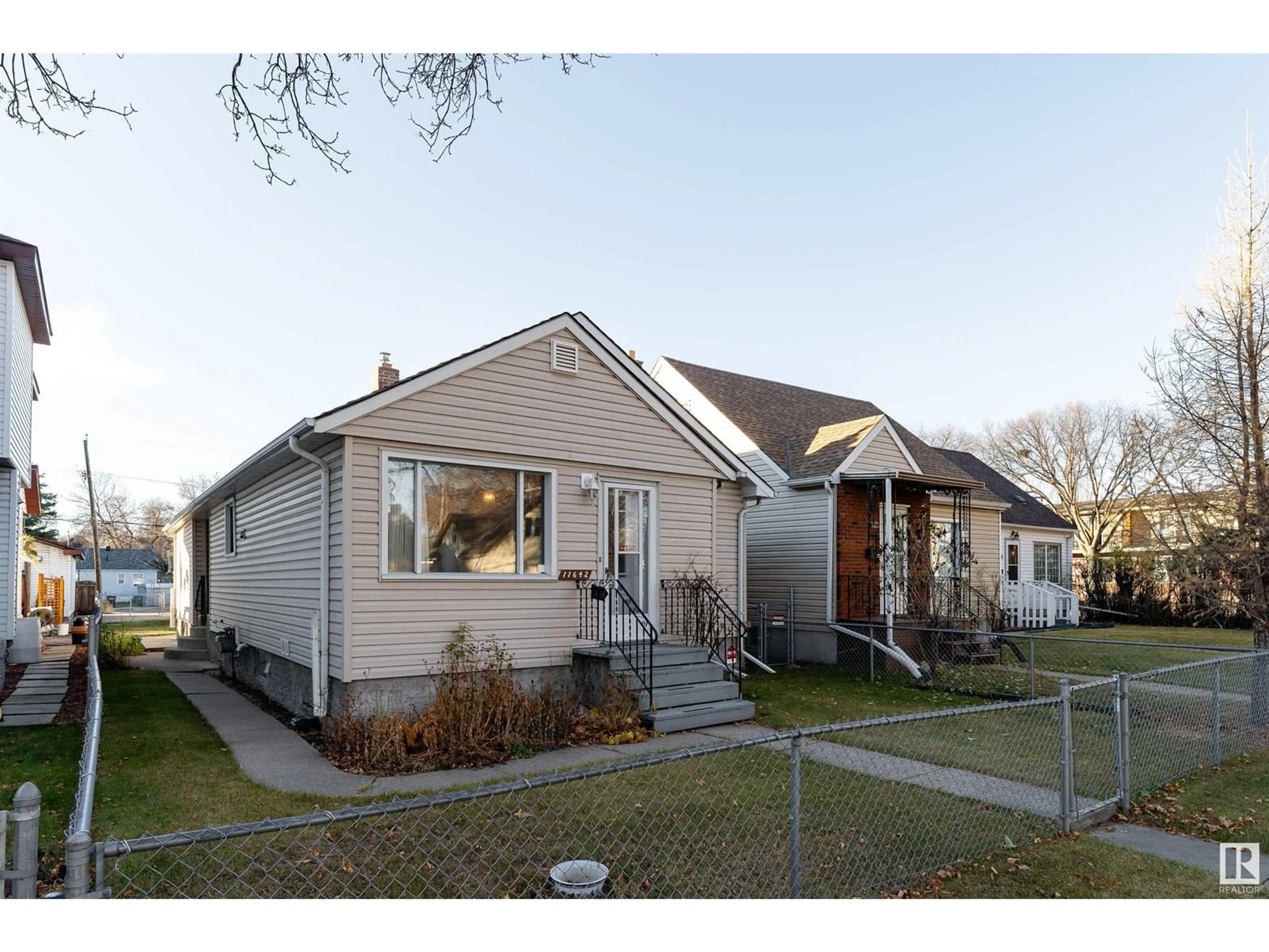 Frontside or backside of a home for 11642 87 ST NW, Edmonton Alberta T5B3M5