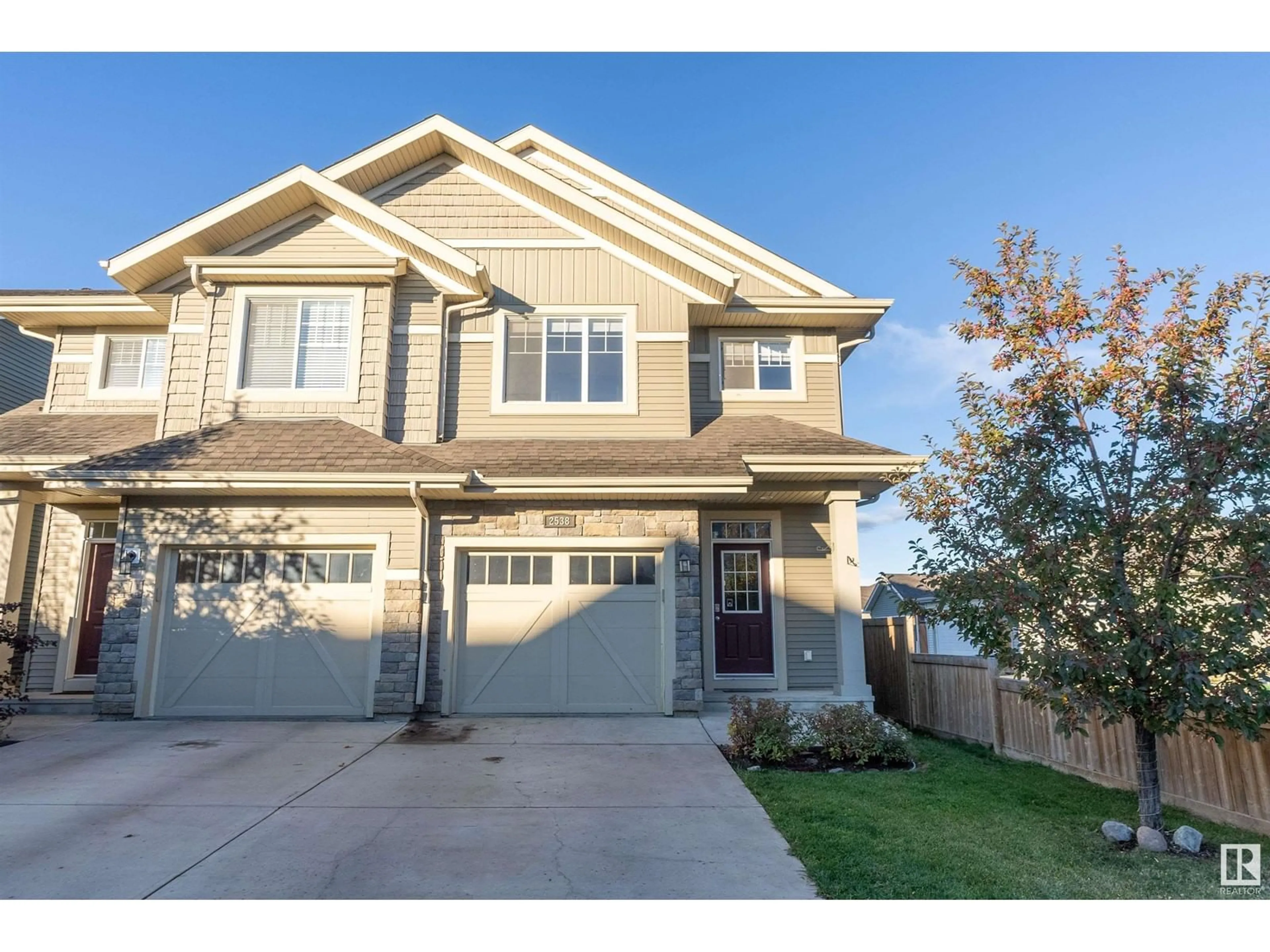 Frontside or backside of a home, the street view for 2538 COUGHLAN RD SW, Edmonton Alberta T6W2X8