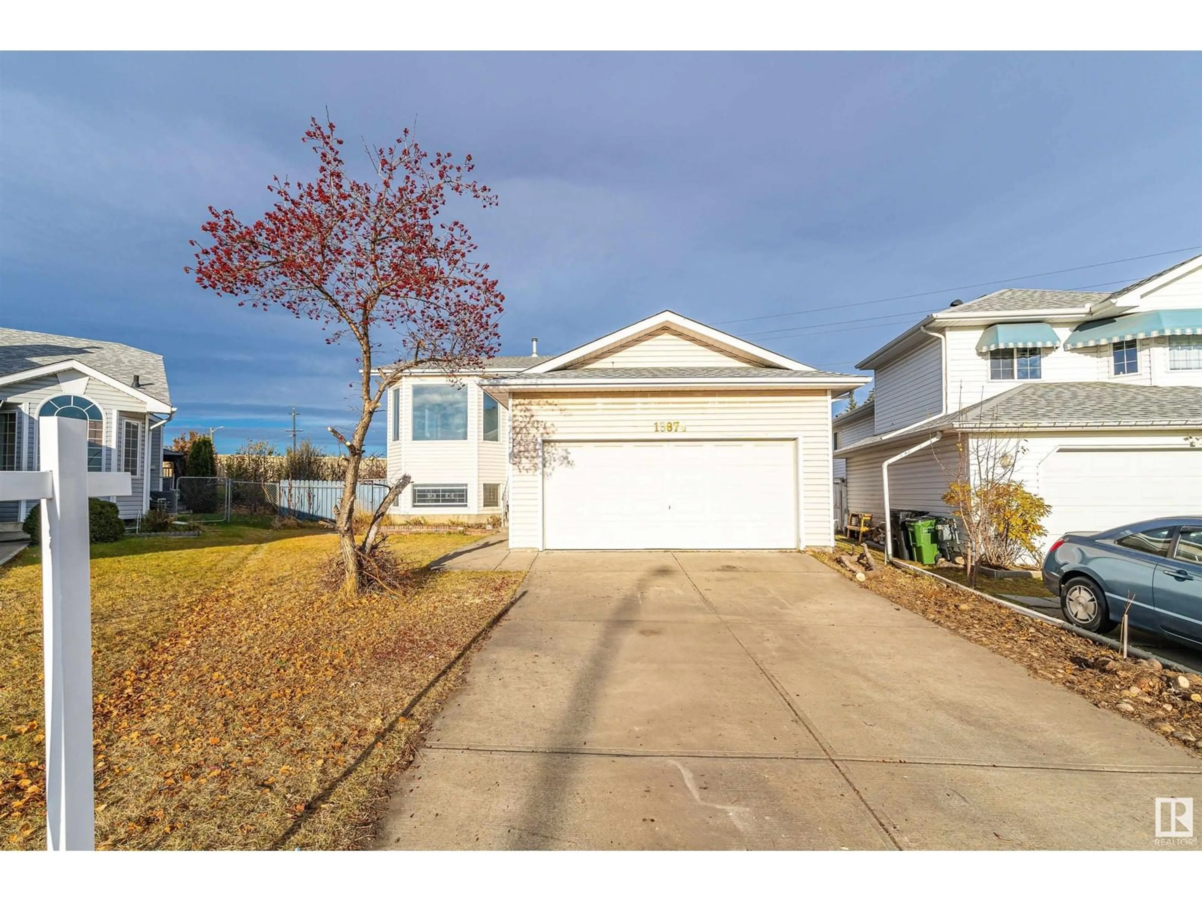 Frontside or backside of a home, the street view for 13874 131B AV NW, Edmonton Alberta T5L5A8