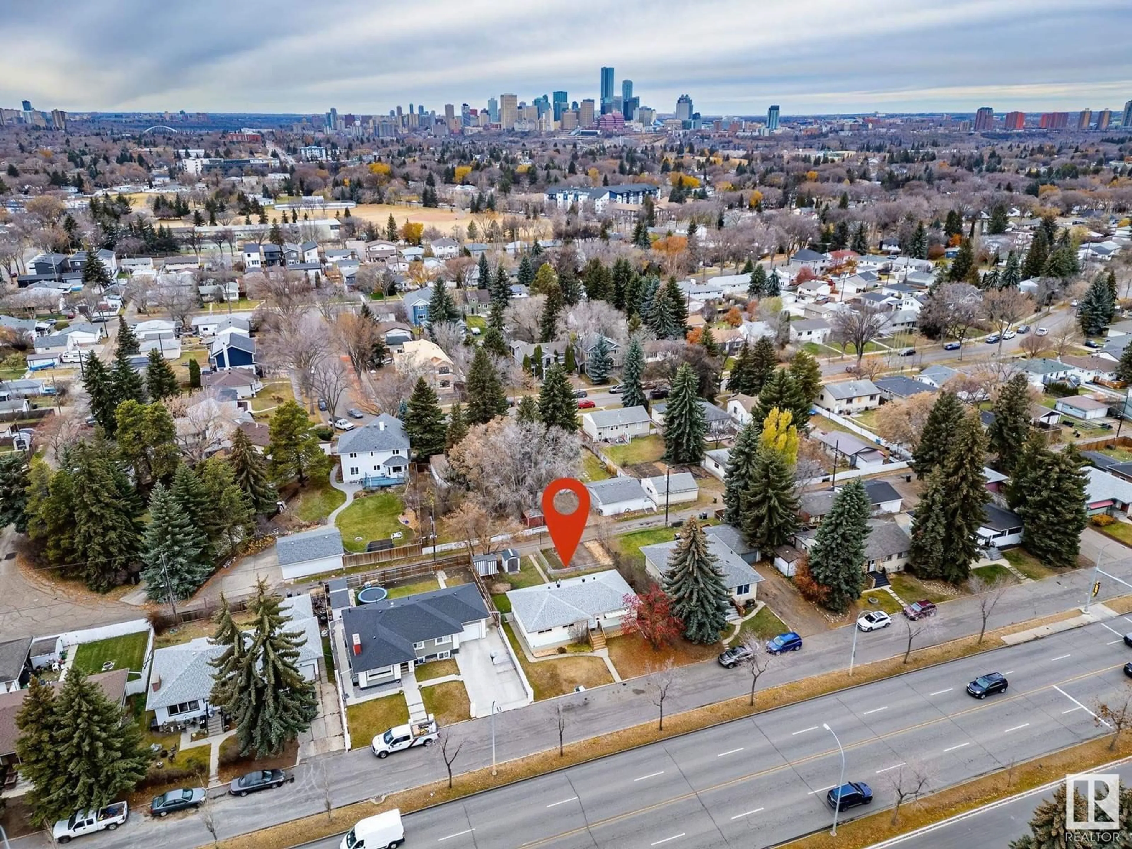 A pic from exterior of the house or condo, the view of city buildings for 9422 75 ST NW, Edmonton Alberta T6C2H7