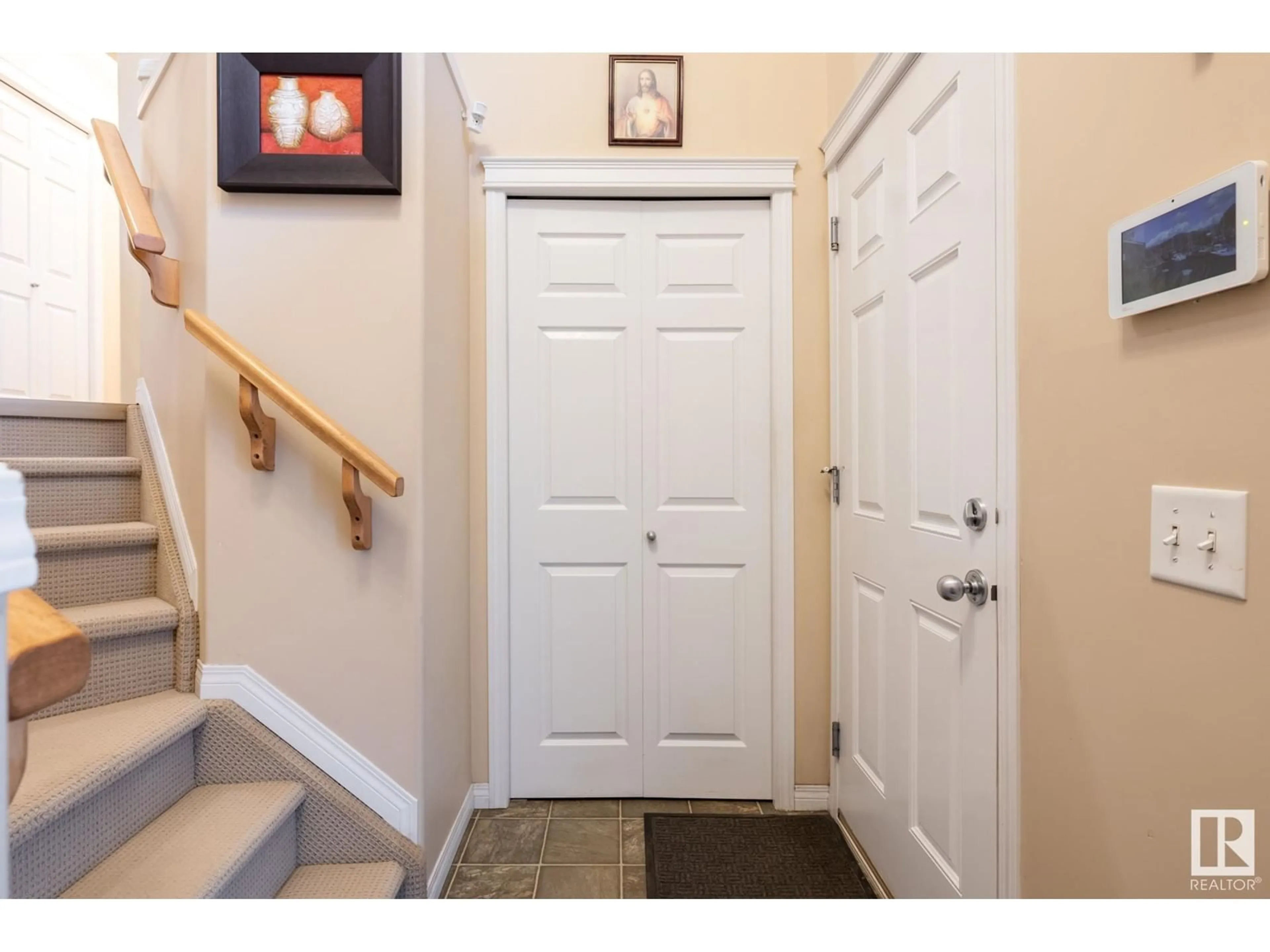 Indoor entryway, wood floors for 16008 48 ST NW, Edmonton Alberta T5Y0C3