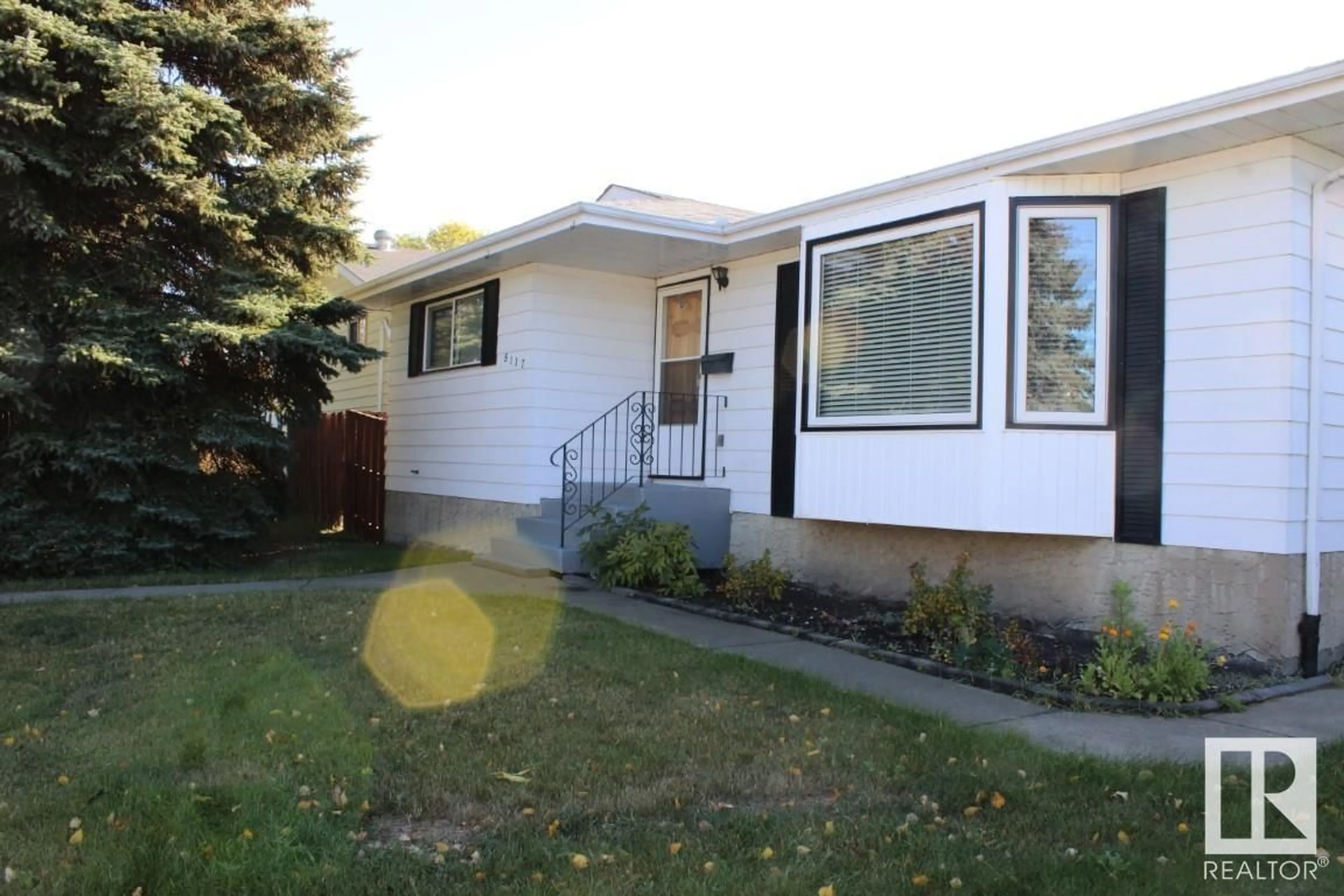 A pic from exterior of the house or condo, cottage for 5117 18A AV NW NW, Edmonton Alberta T6L1J9