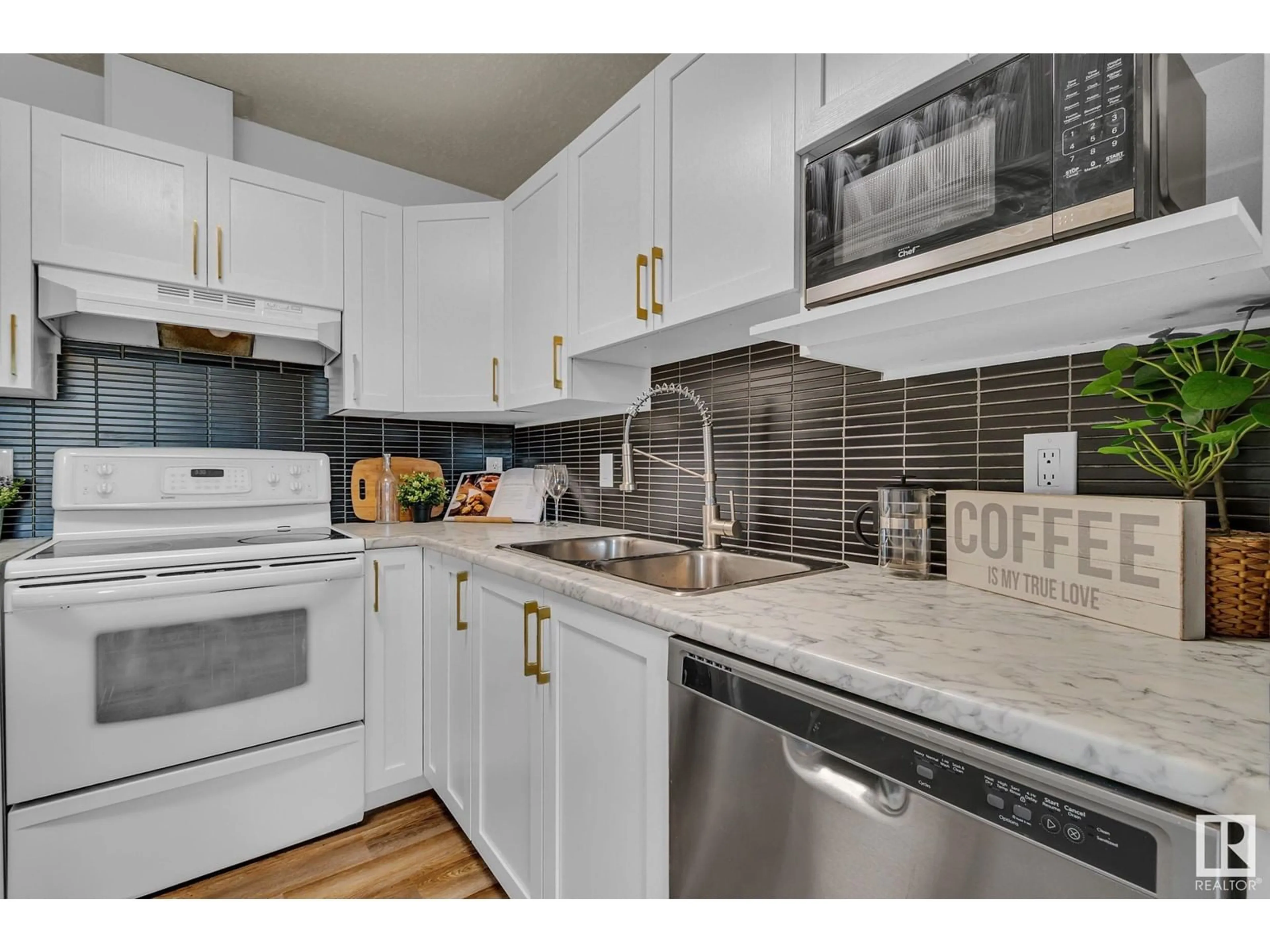 Standard kitchen, wood floors for #36 9914 80 AV NW, Edmonton Alberta T6E6L6