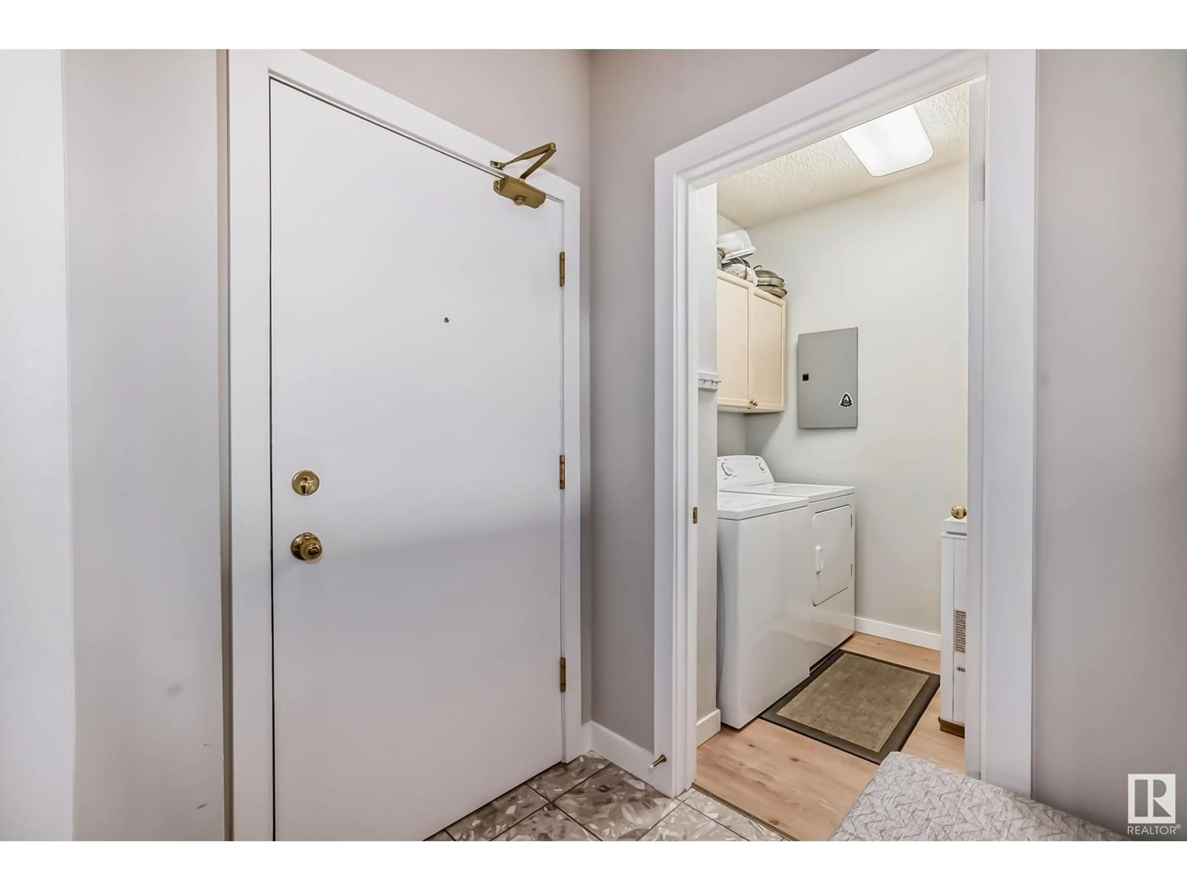Indoor entryway for 15499 - 315 CASTLE DOWNS RD, Edmonton Alberta T5X5Y3