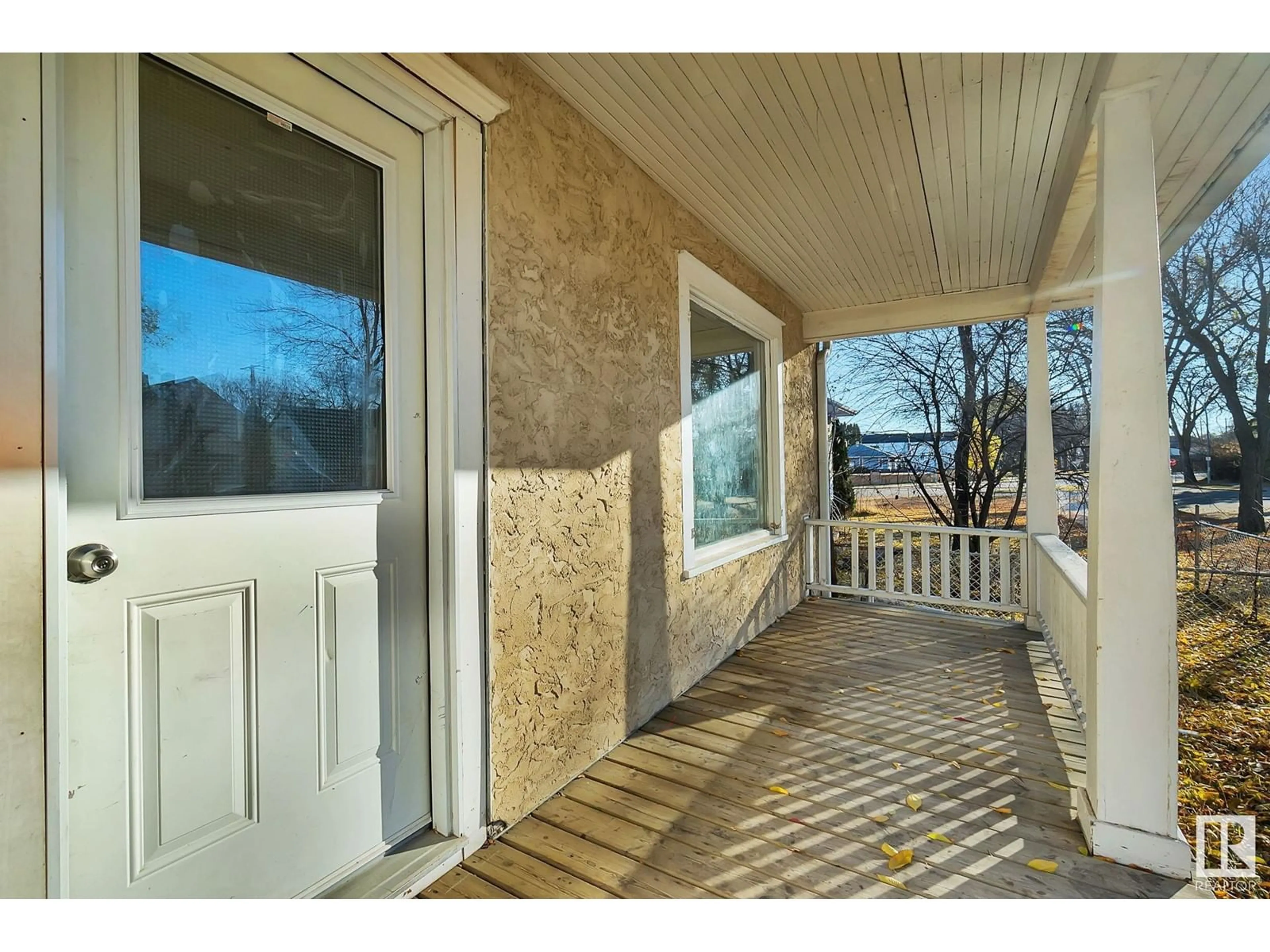 Indoor entryway, wood floors for 11615 84 ST NW, Edmonton Alberta T5B3C1