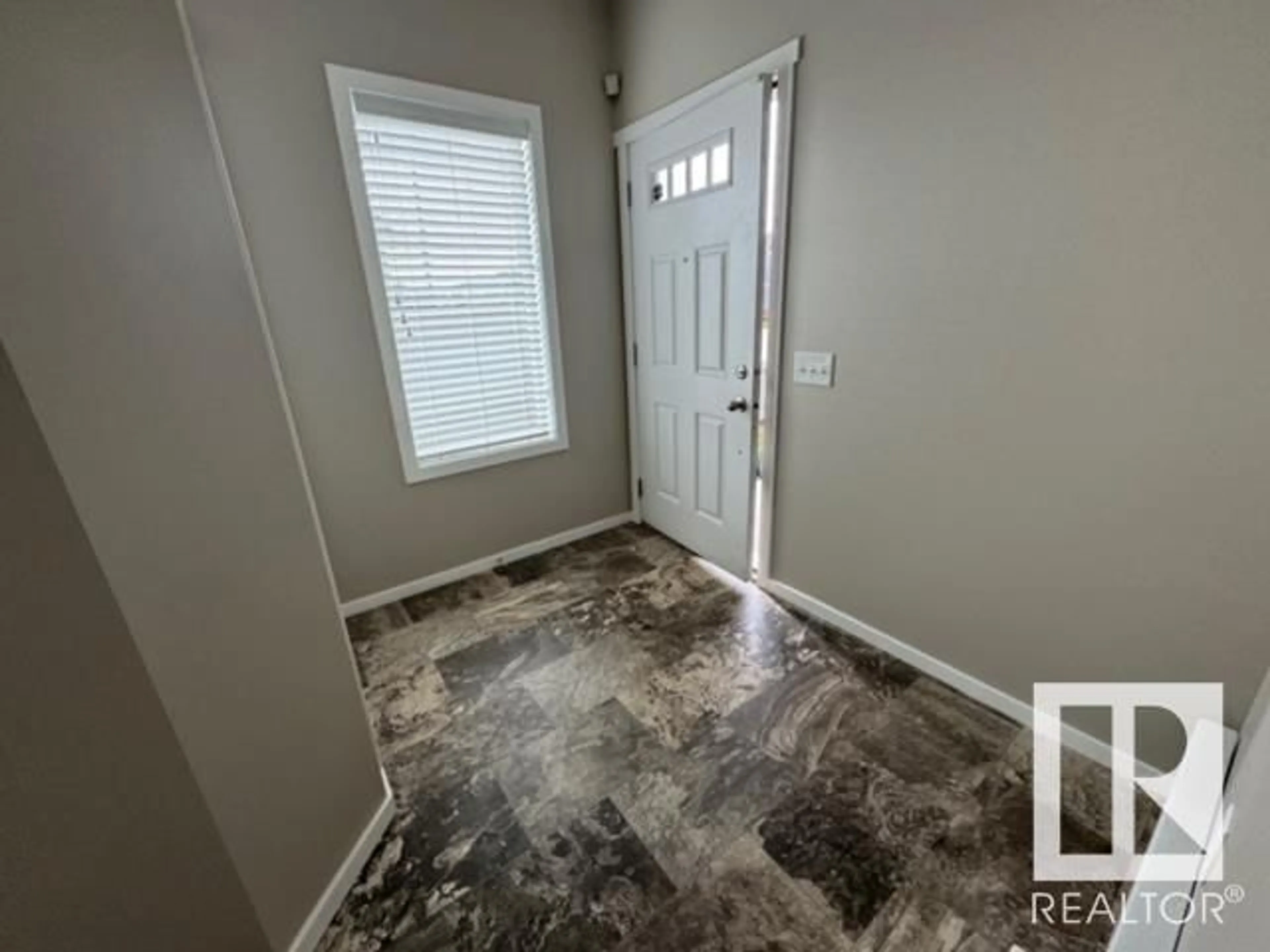 Indoor entryway, cement floor for 203 BRICKYARD PL, Stony Plain Alberta T7Z0L1