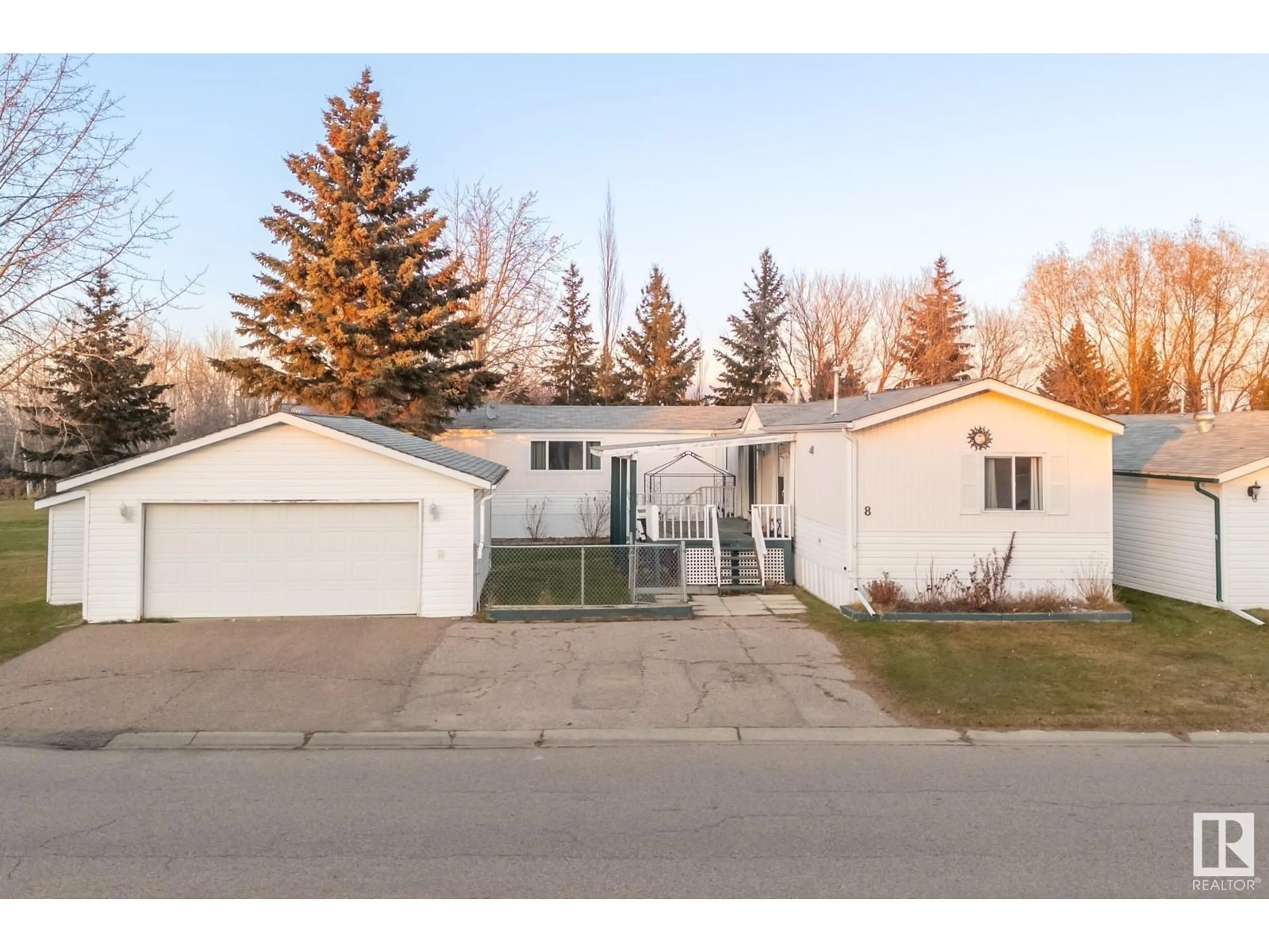 Frontside or backside of a home, the street view for 8 3400 48 ST, Stony Plain Alberta T7Z3V9