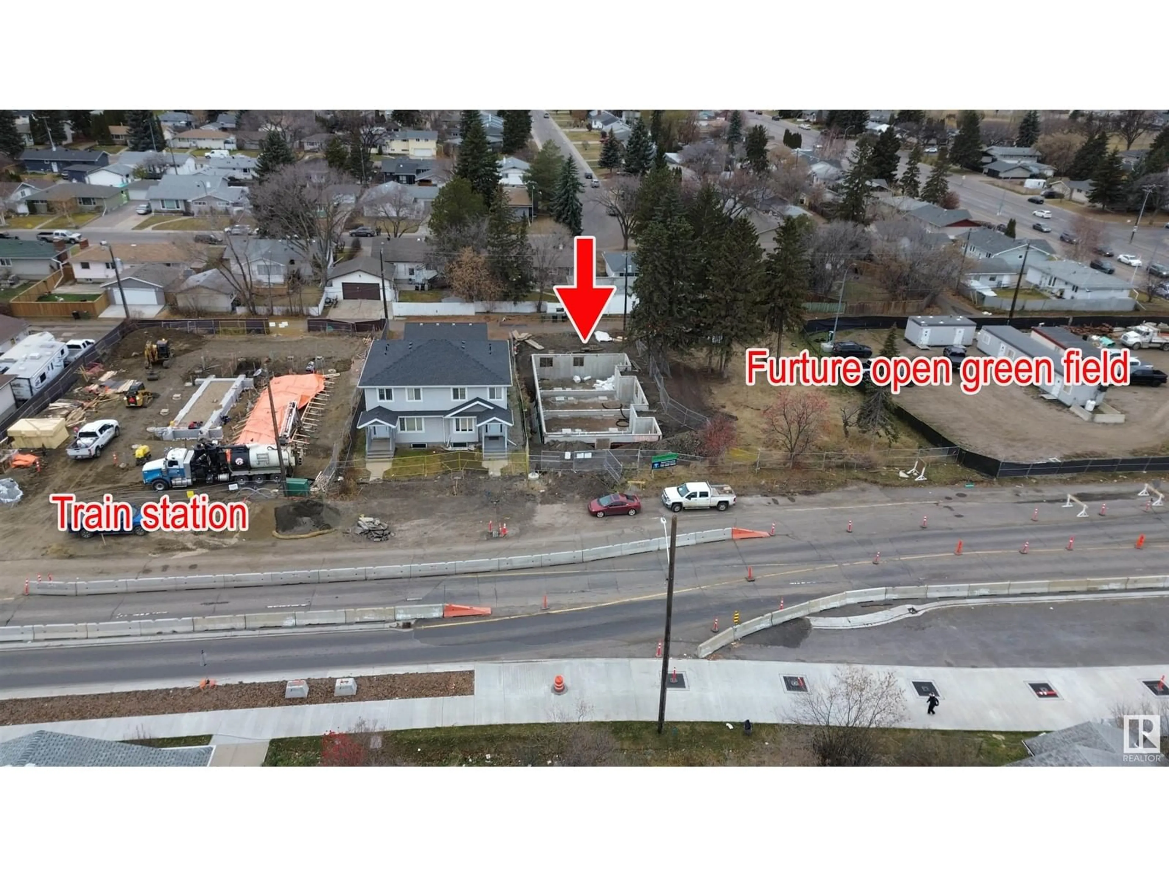 A pic from outside/outdoor area/front of a property/back of a property/a pic from drone, unknown for 9416 156 ST NW, Edmonton Alberta T5R1Z4