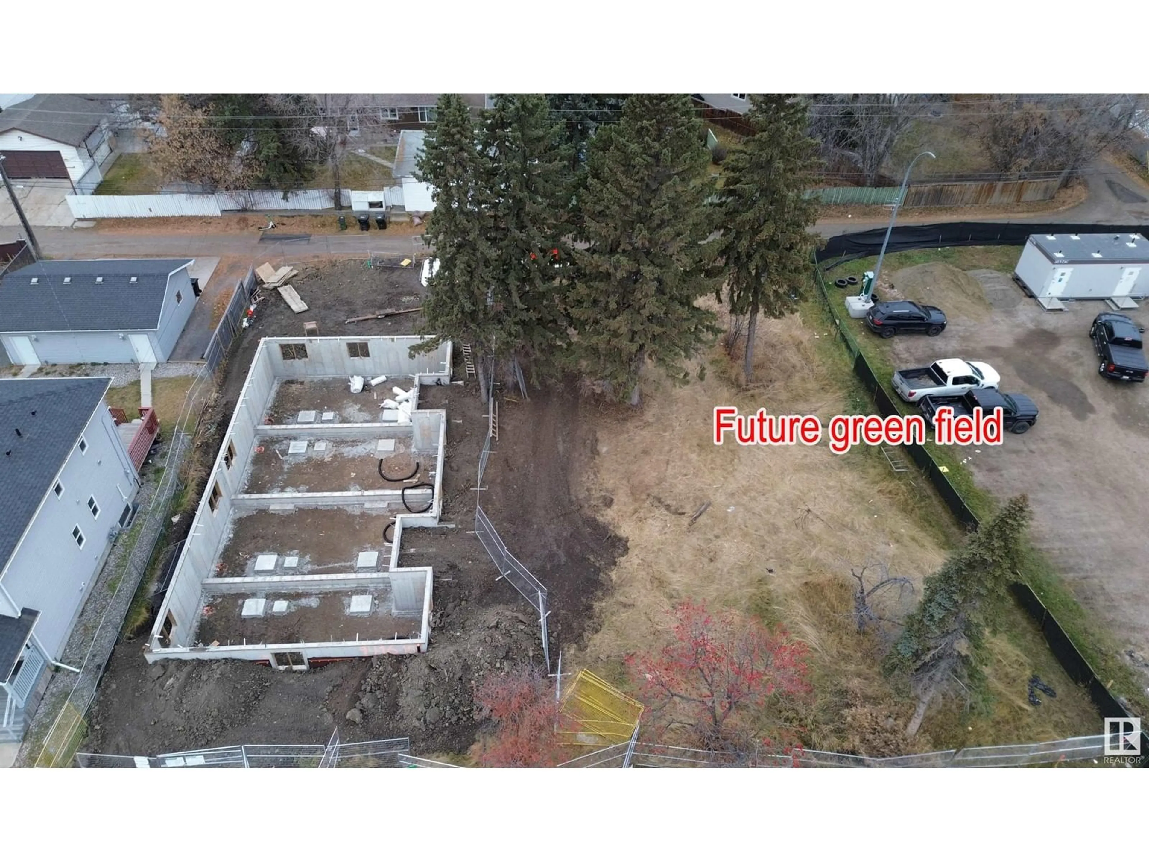 A pic from outside/outdoor area/front of a property/back of a property/a pic from drone, unknown for 9416 156 ST NW, Edmonton Alberta T5R1Z4