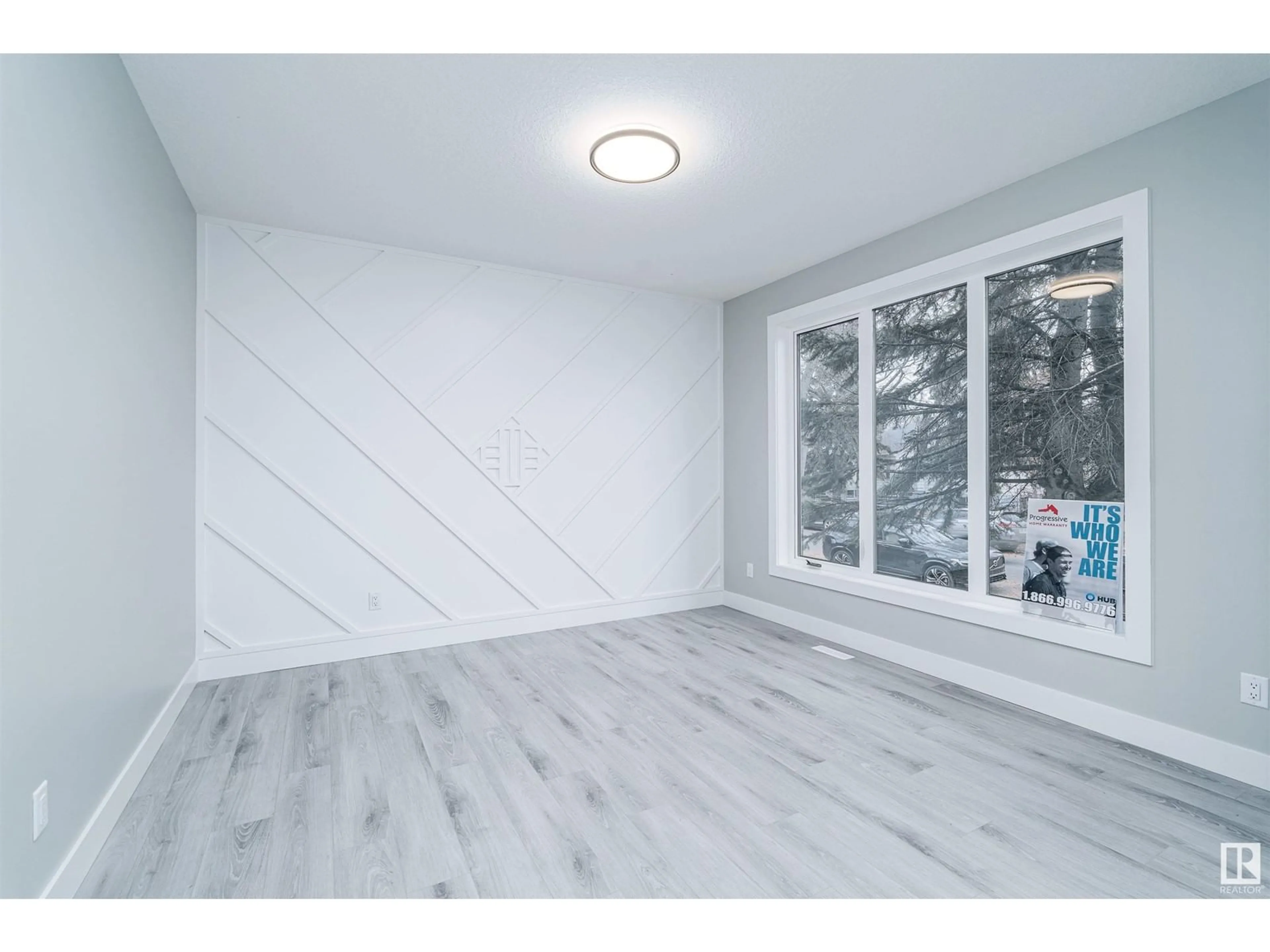 A pic of a room, wood floors for 9738 72 AV NW, Edmonton Alberta T6E0Y8