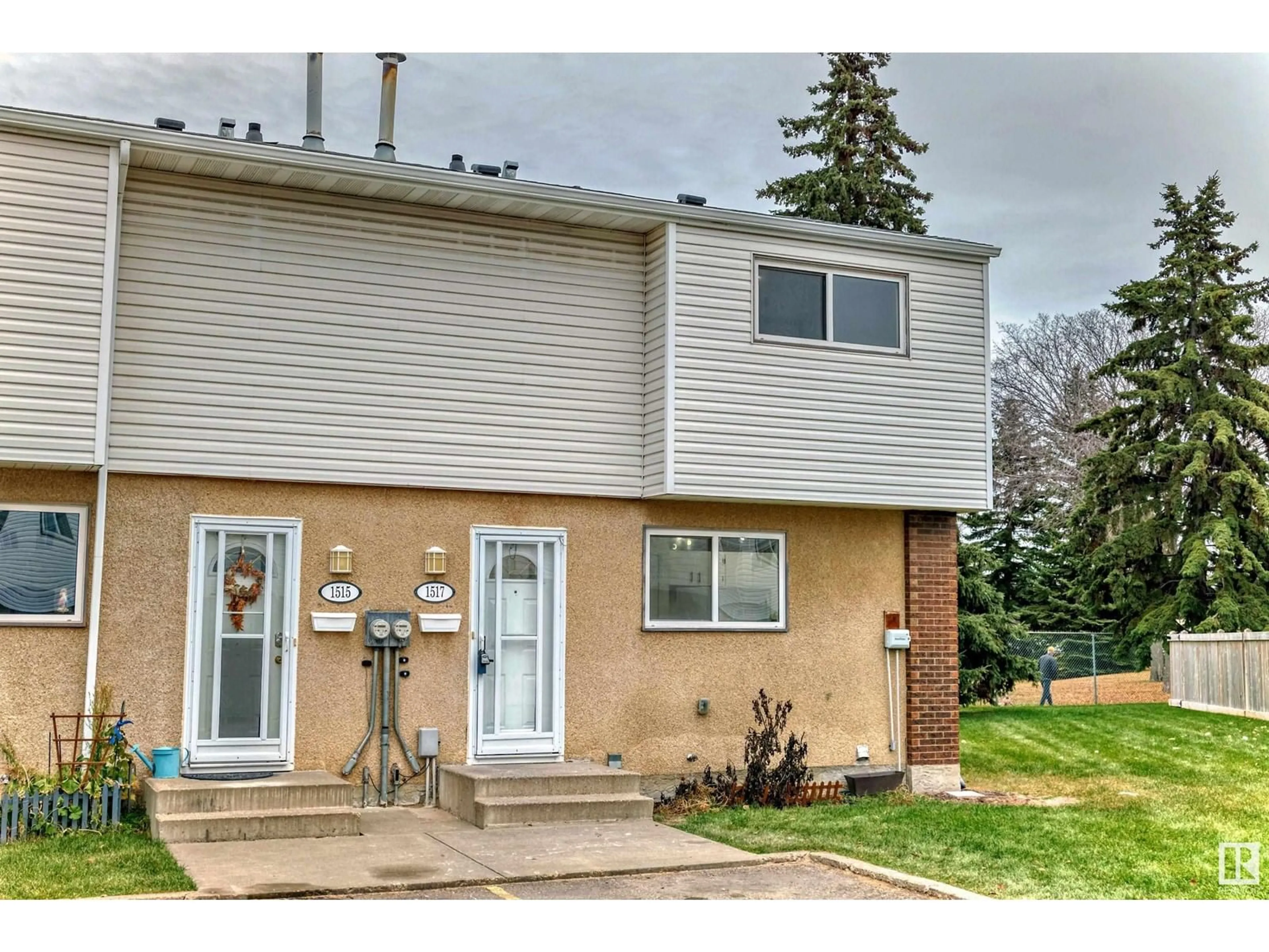 A pic from exterior of the house or condo, the street view for 1517 KNOTTWOOD N NW, Edmonton Alberta T6K2B8