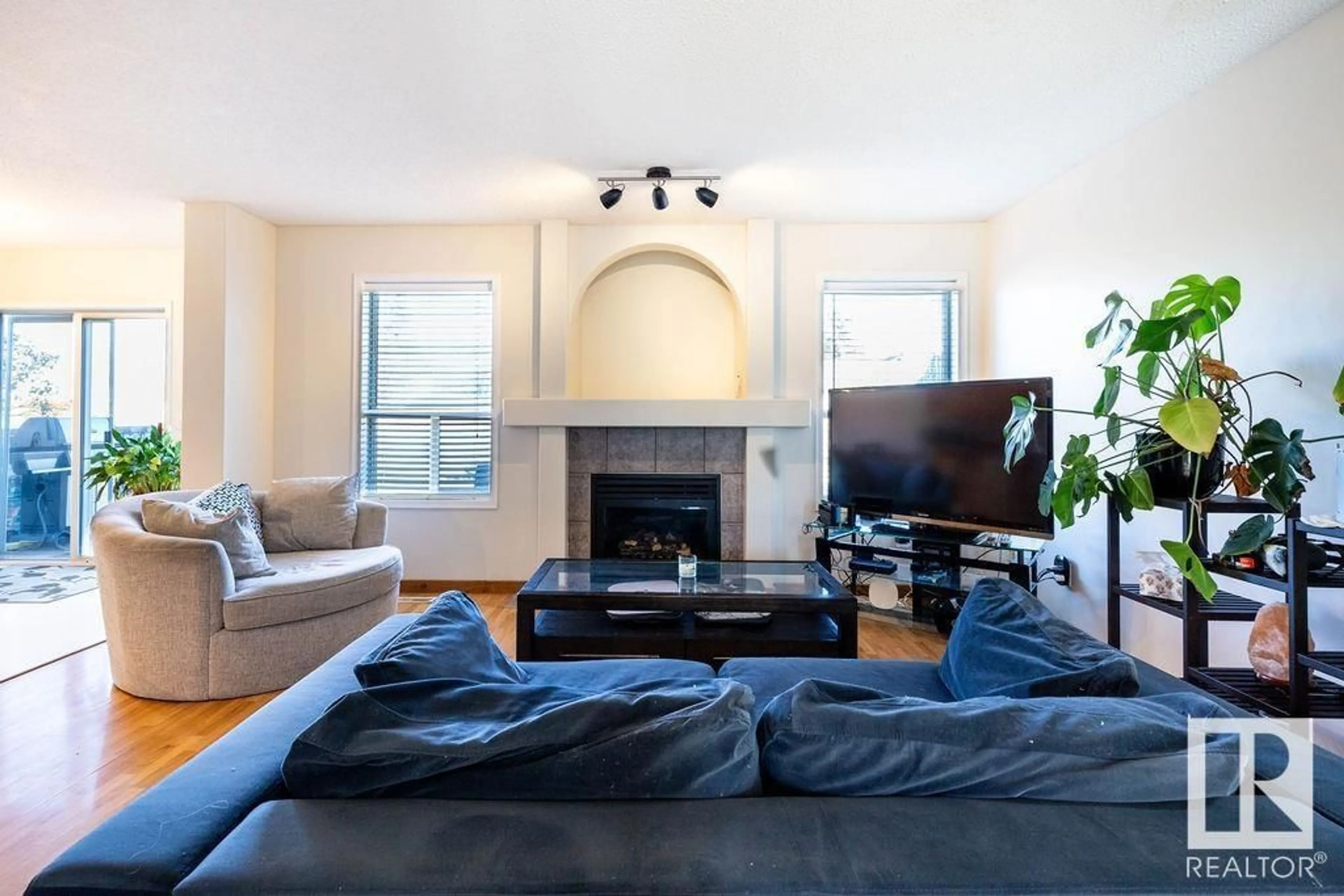 Living room, wood floors for 9806 179 AV NW, Edmonton Alberta T5X6A6