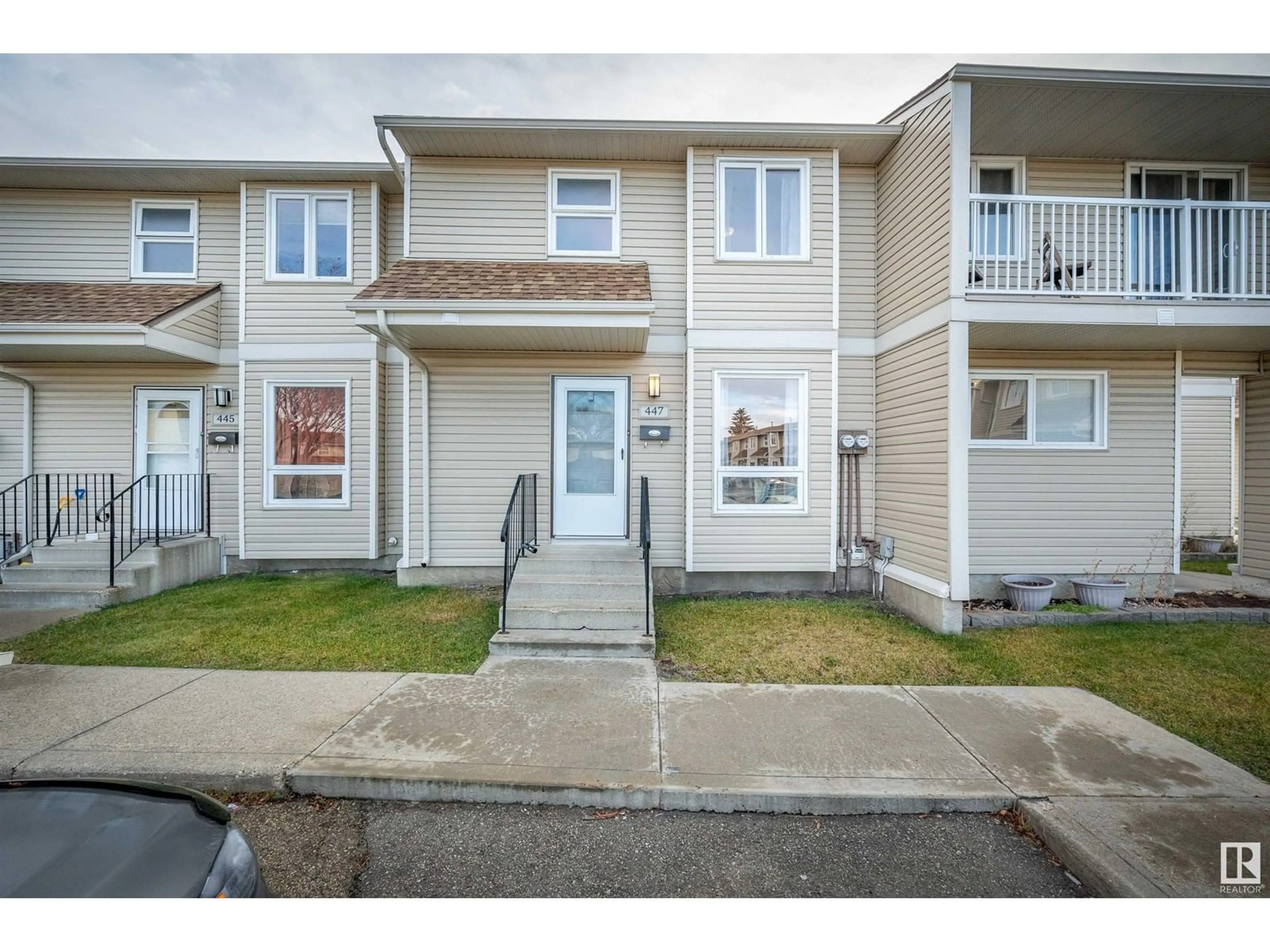 A pic from exterior of the house or condo for 447 DUNLUCE RD NW, Edmonton Alberta T5X4Y5