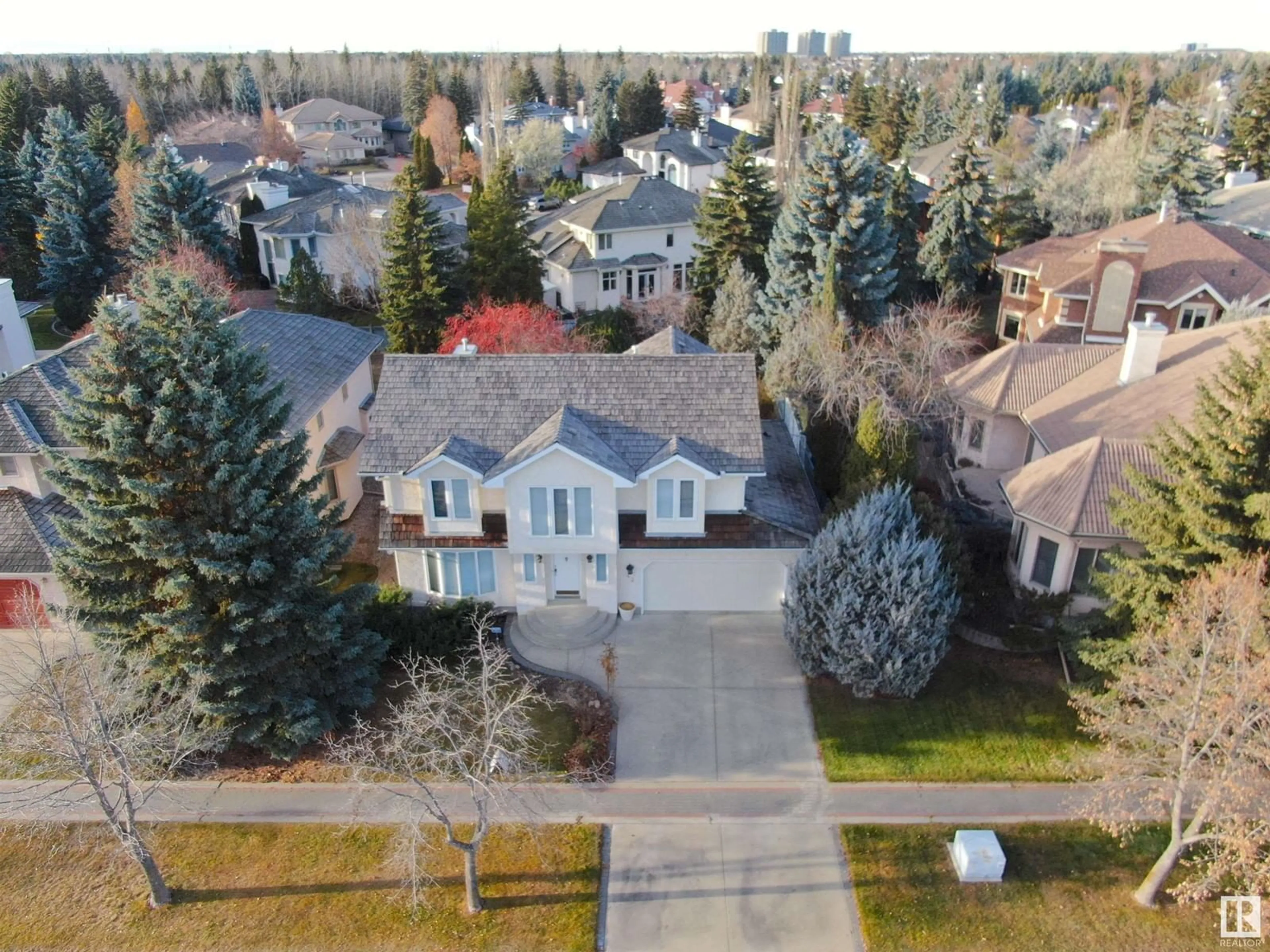 Frontside or backside of a home, the street view for 42 WILKIN RD NW, Edmonton Alberta T6M2K4