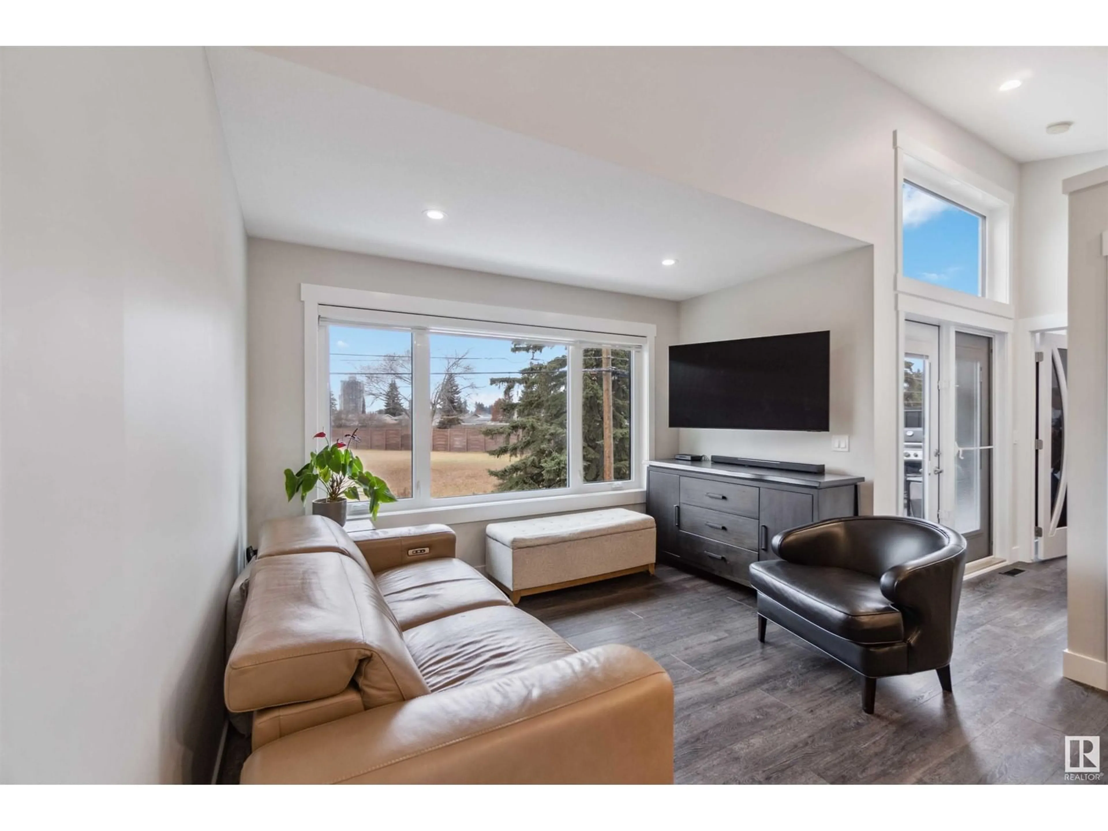 Living room, wood floors for 4432 117 ST NW, Edmonton Alberta T6J1T9