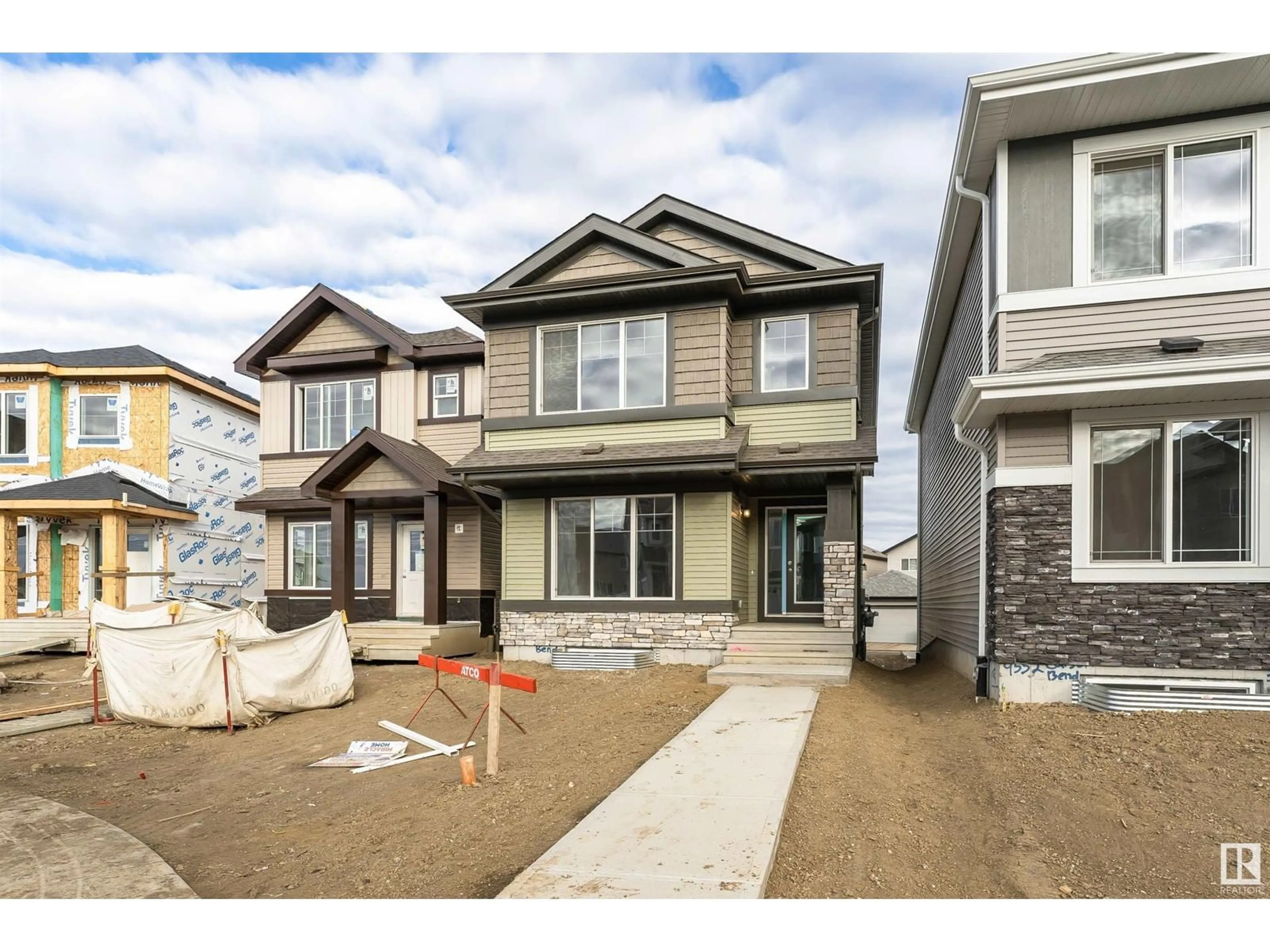 Frontside or backside of a home, the street view for 9554 CARSON BEND BN SW, Edmonton Alberta T6W5H6