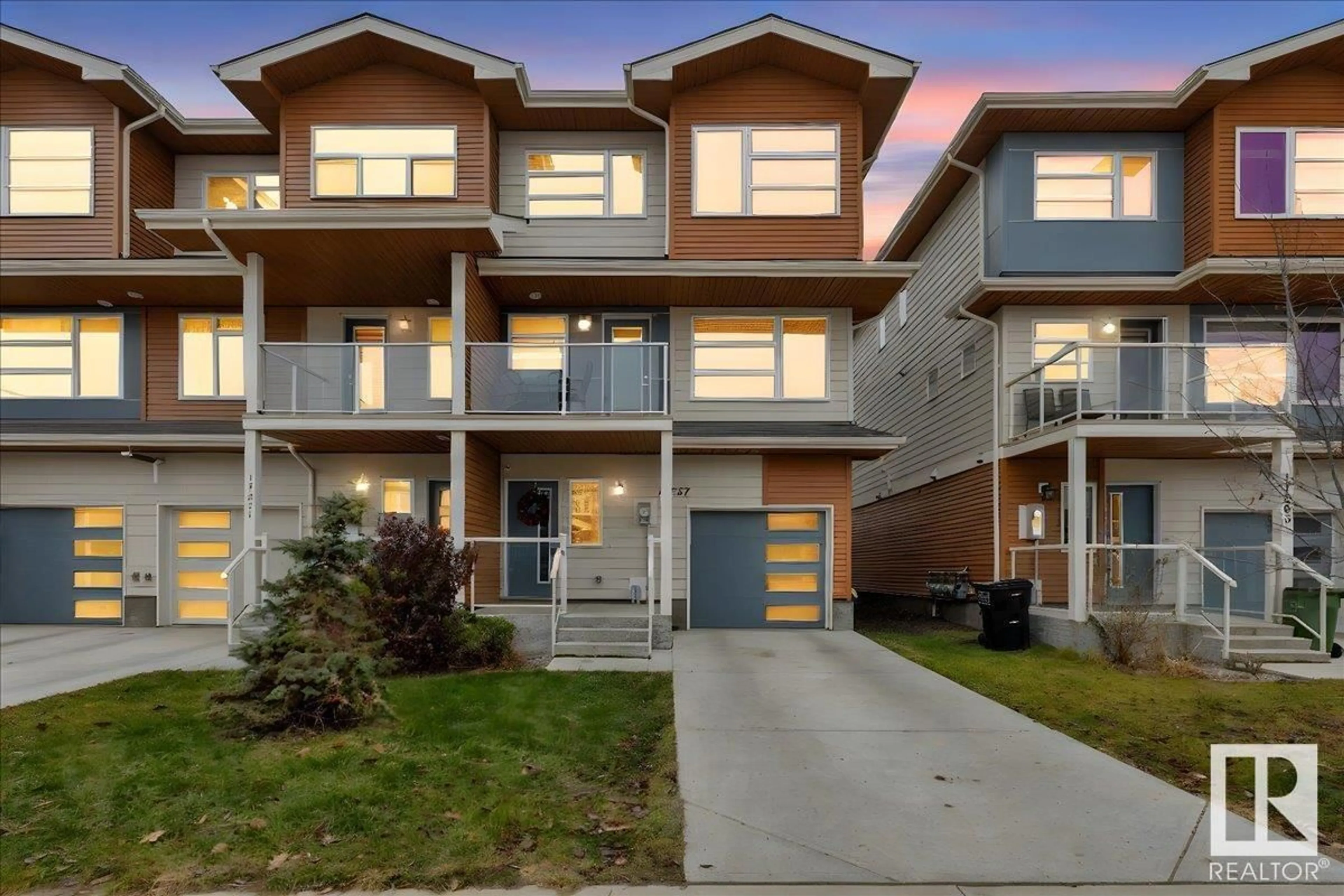 A pic from exterior of the house or condo, the street view for 17257 9 AV SW, Edmonton Alberta T6W3V4