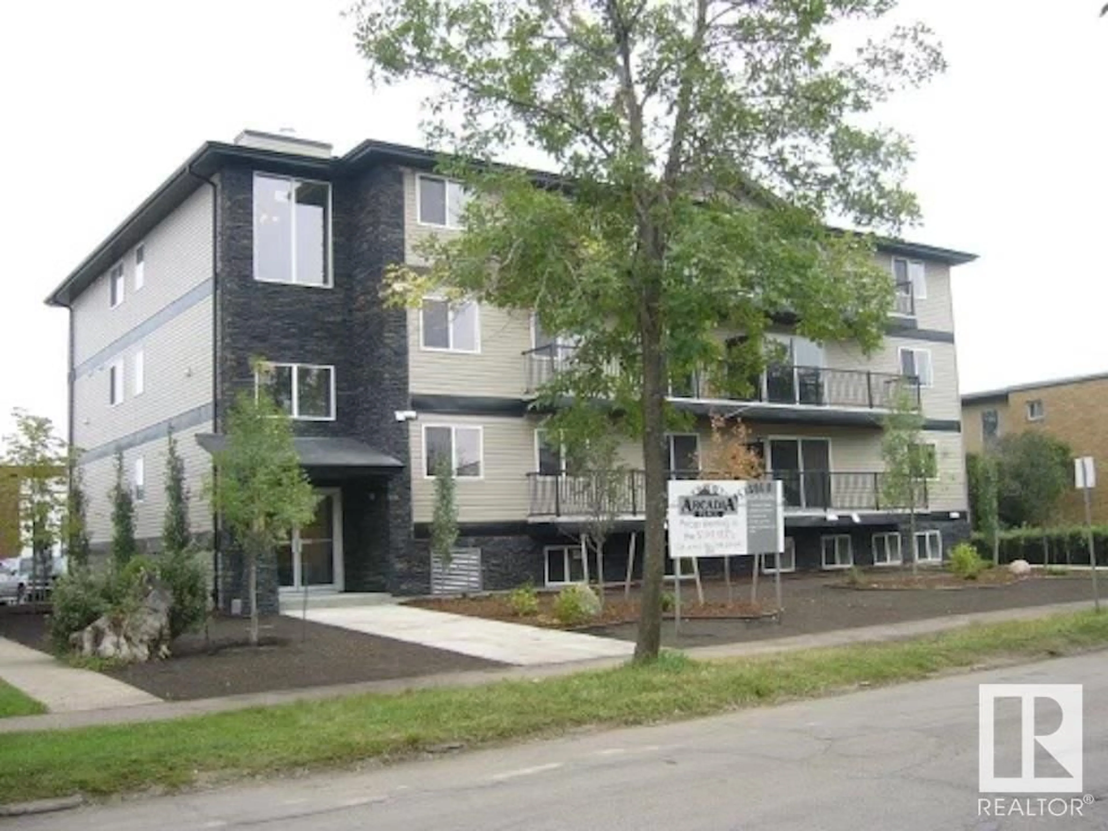 A pic from exterior of the house or condo, the front or back of building for #103 11827 105 ST NW, Edmonton Alberta T5G2N1