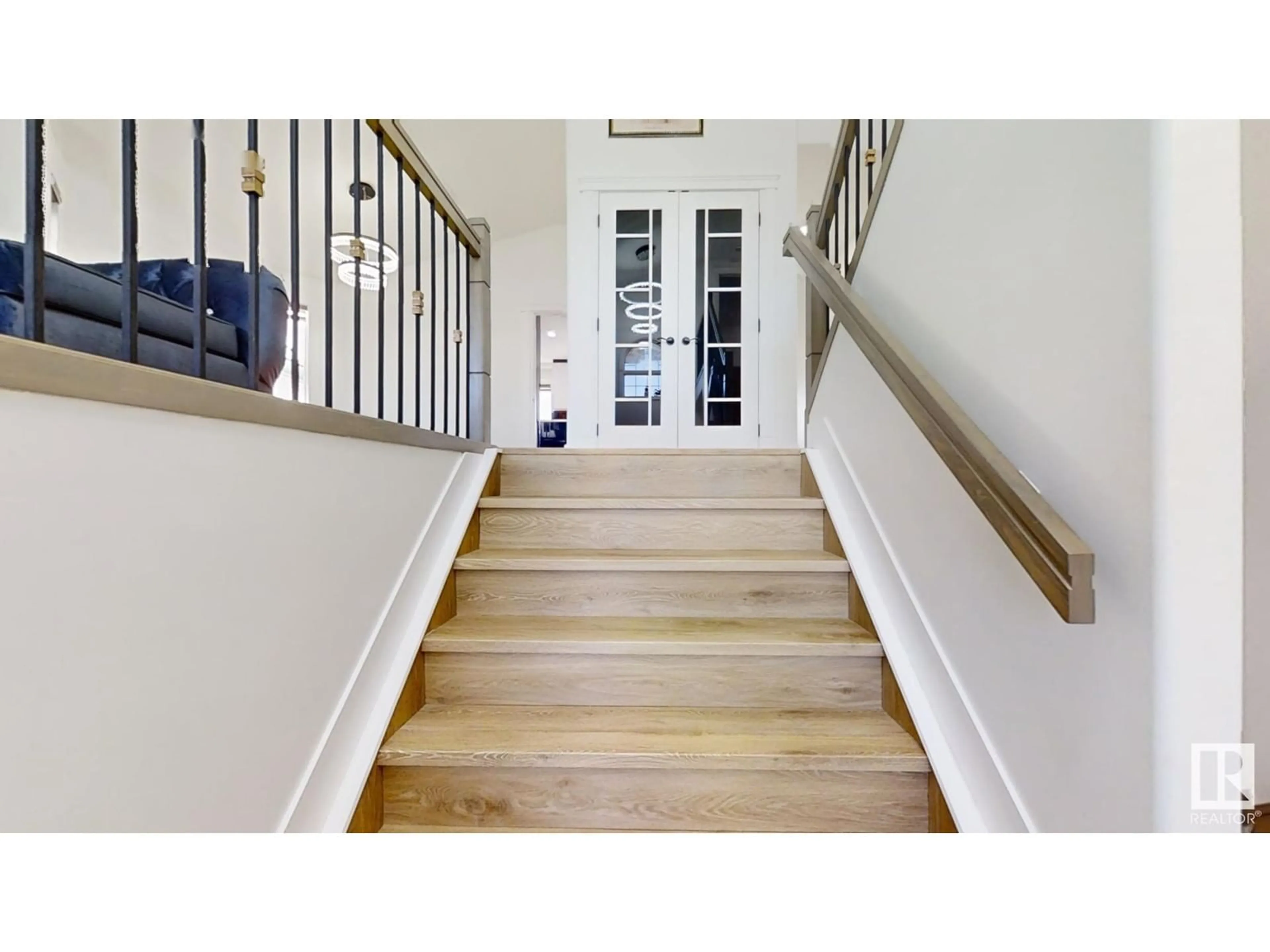 Indoor entryway, wood floors for 2210 KAUFMAN WAY NW, Edmonton Alberta T6L7E2