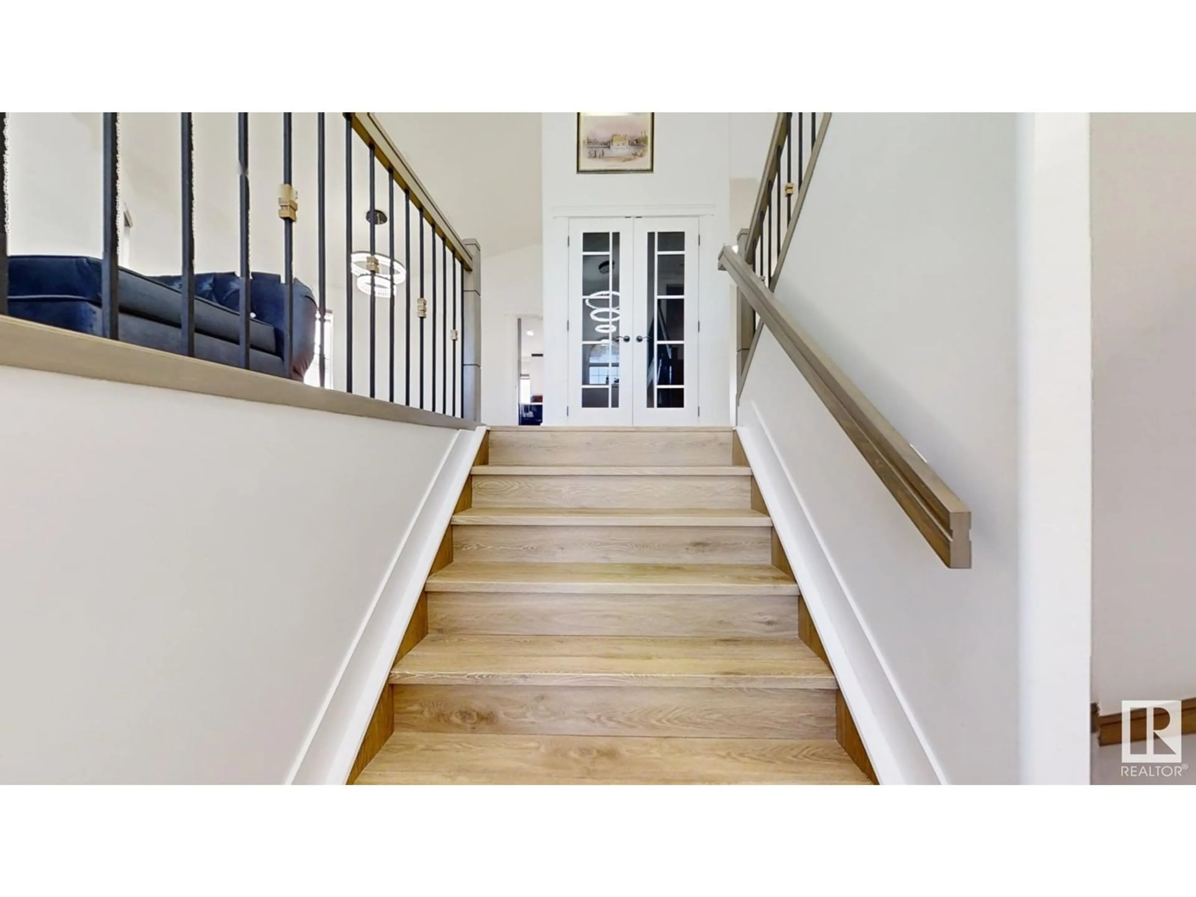 Indoor entryway, wood floors for 2210 KAUFMAN WAY NW, Edmonton Alberta T6L7E2