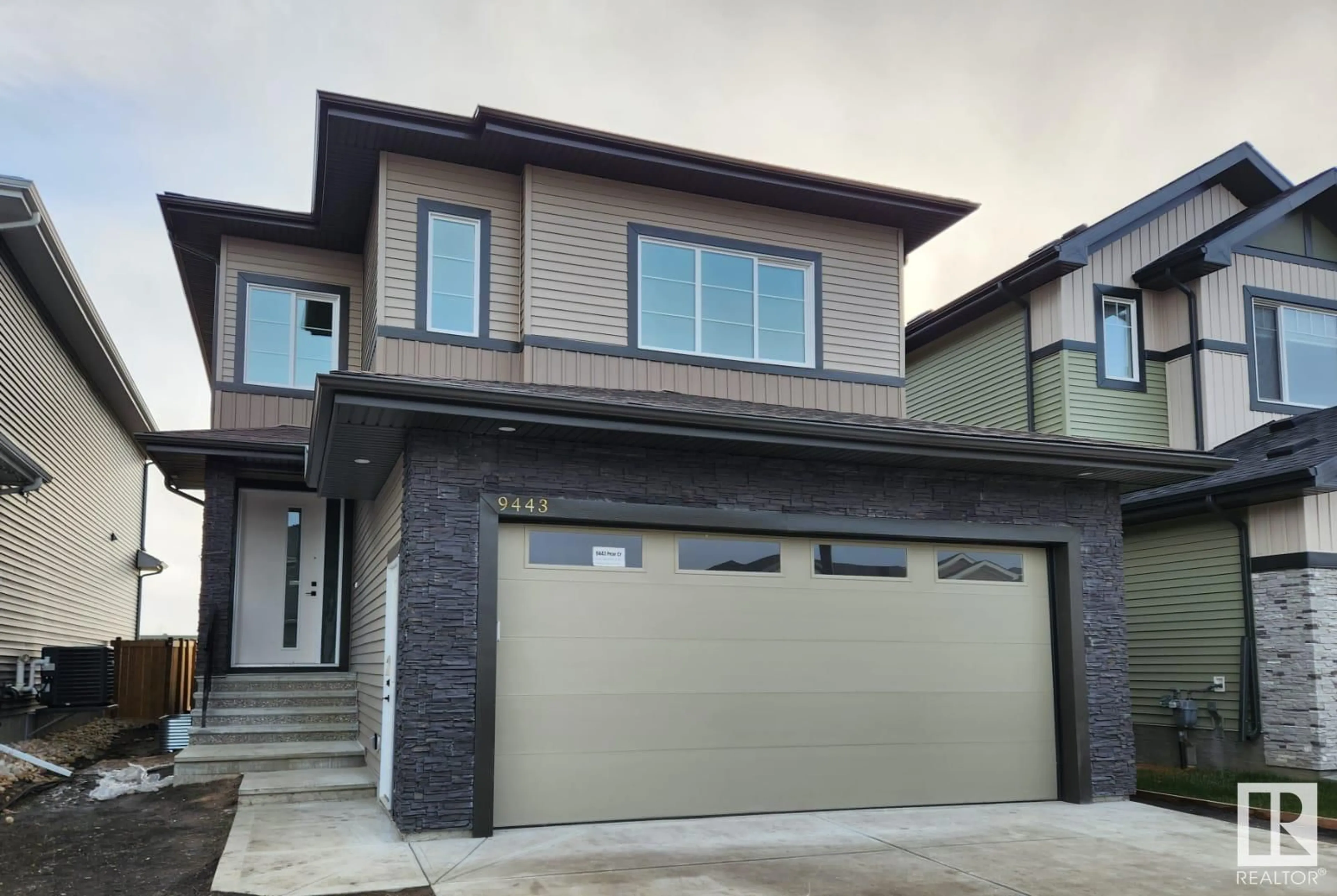 A pic from exterior of the house or condo, the street view for 9443 Pear Cr SW SW, Edmonton Alberta T6X2Z5