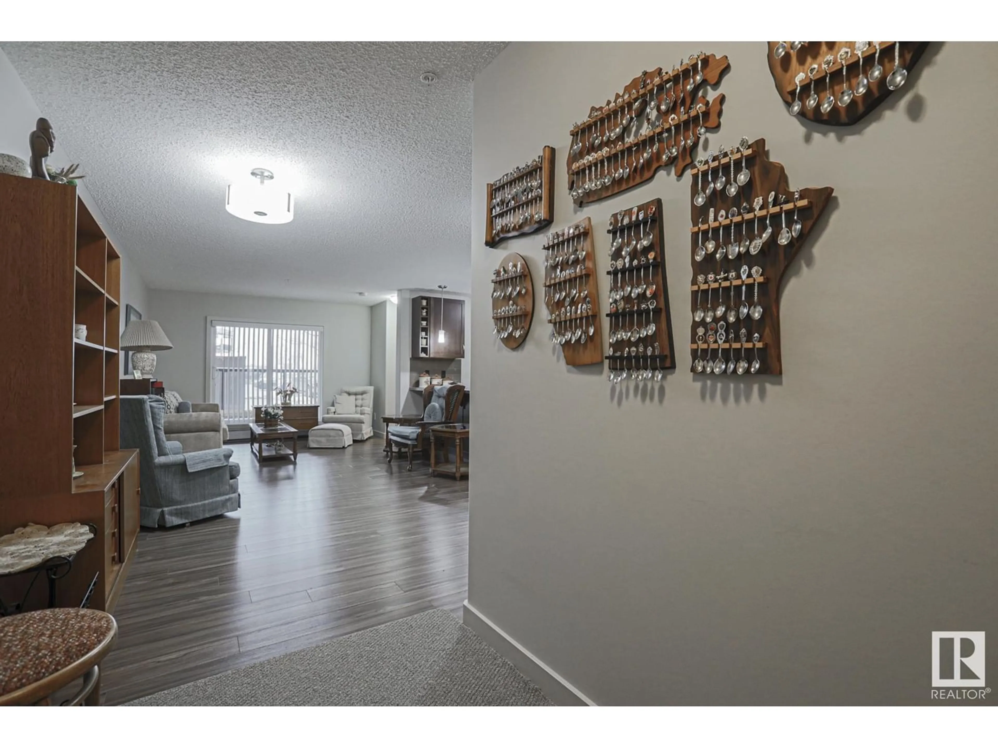 Indoor foyer, wood floors for #149 7805 71 ST NW, Edmonton Alberta T6B3V6