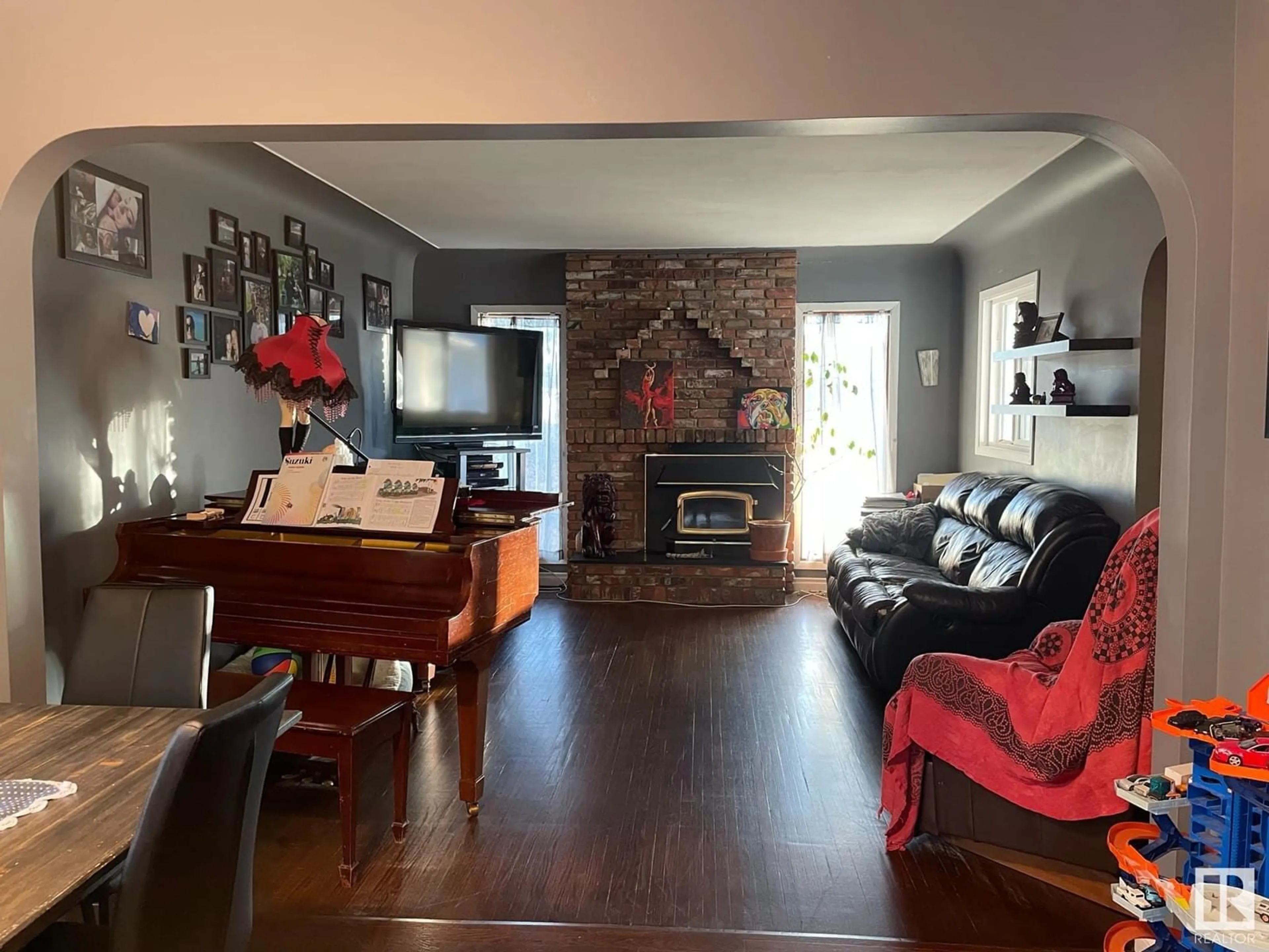 Living room, wood floors for 9624 75A ST NW, Edmonton Alberta T6C2J3