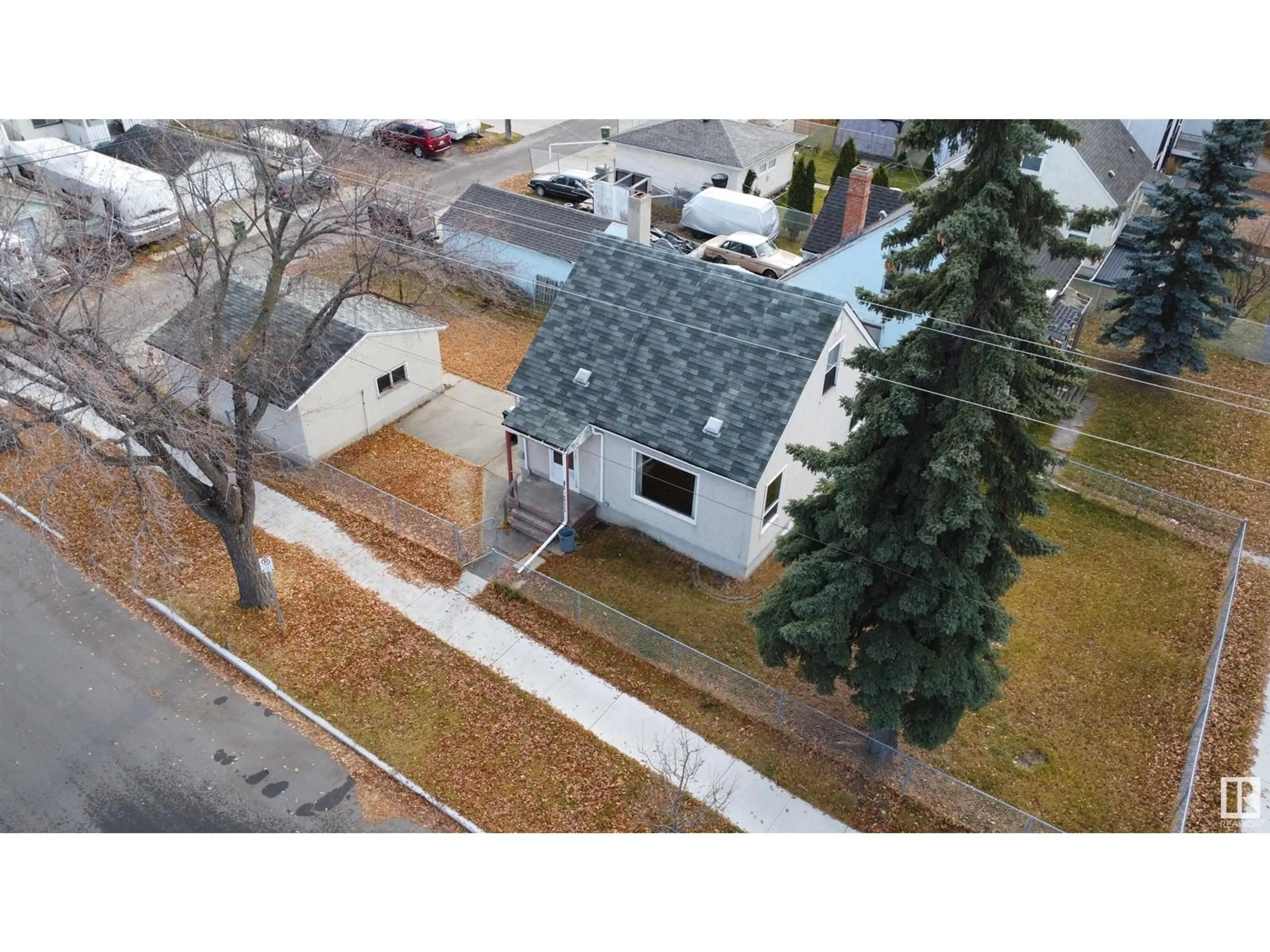 Frontside or backside of a home, the street view for 9117 116 AV NW, Edmonton Alberta T5B0N1