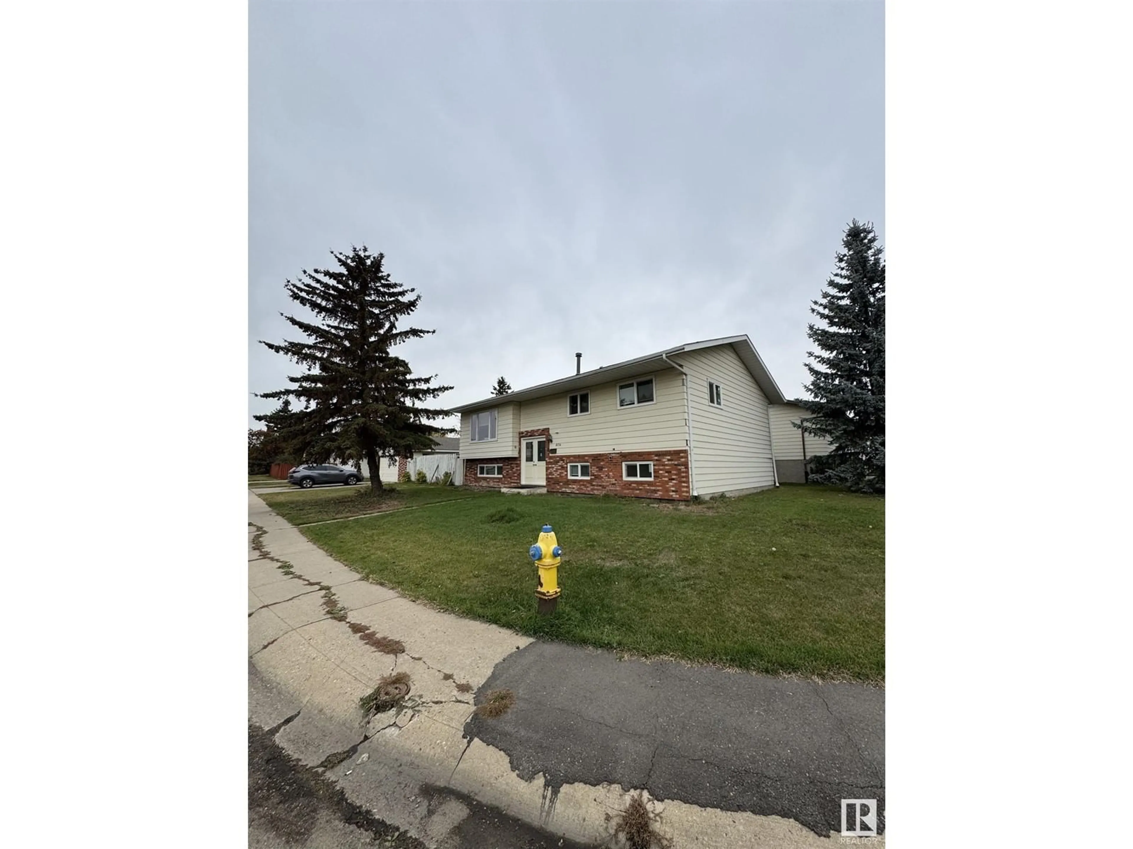 Frontside or backside of a home, the street view for 6014 34A AV NW NW, Edmonton Alberta T6L1E4