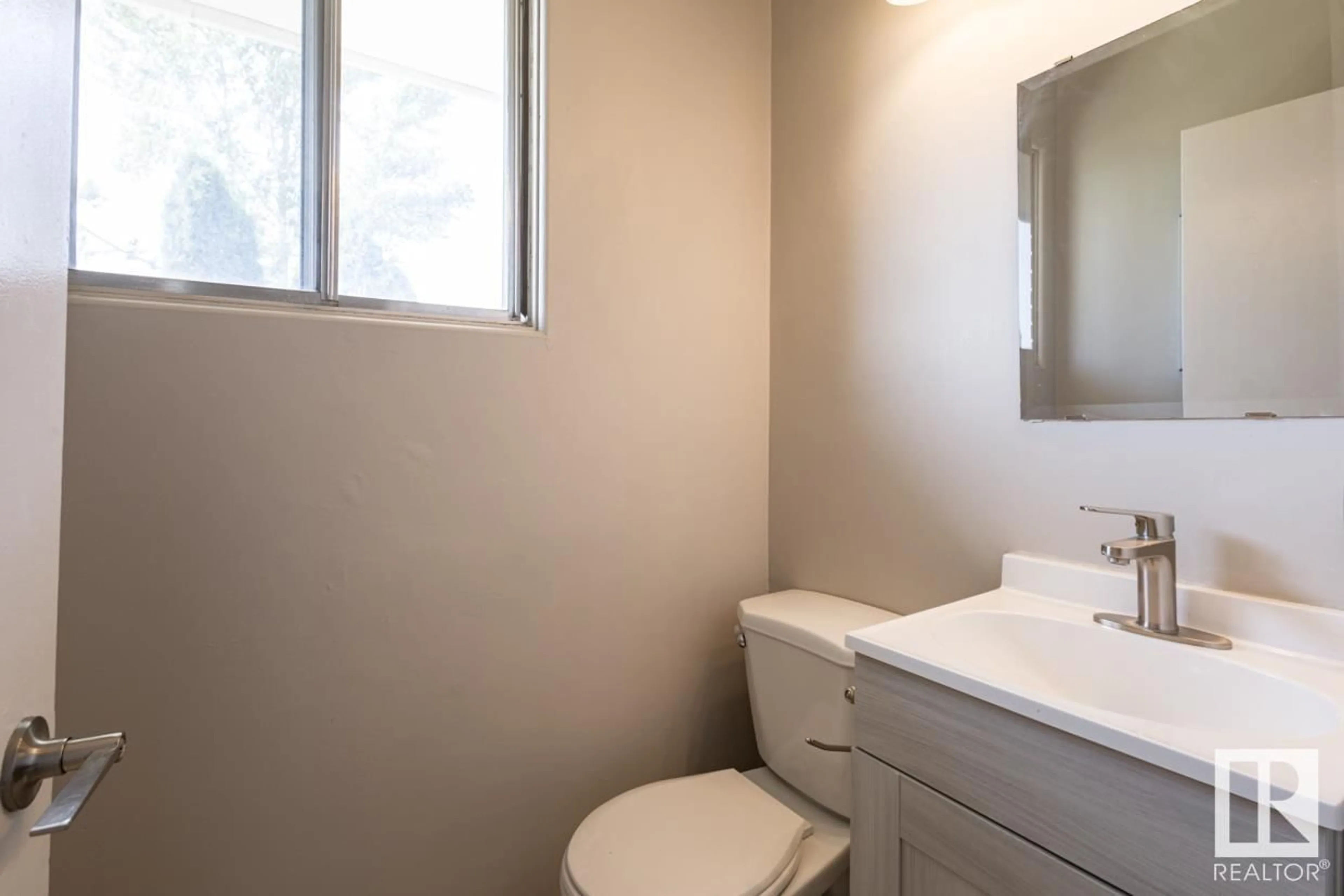 Standard bathroom, unknown for 12747 128 ST NW, Edmonton Alberta T5L1E2