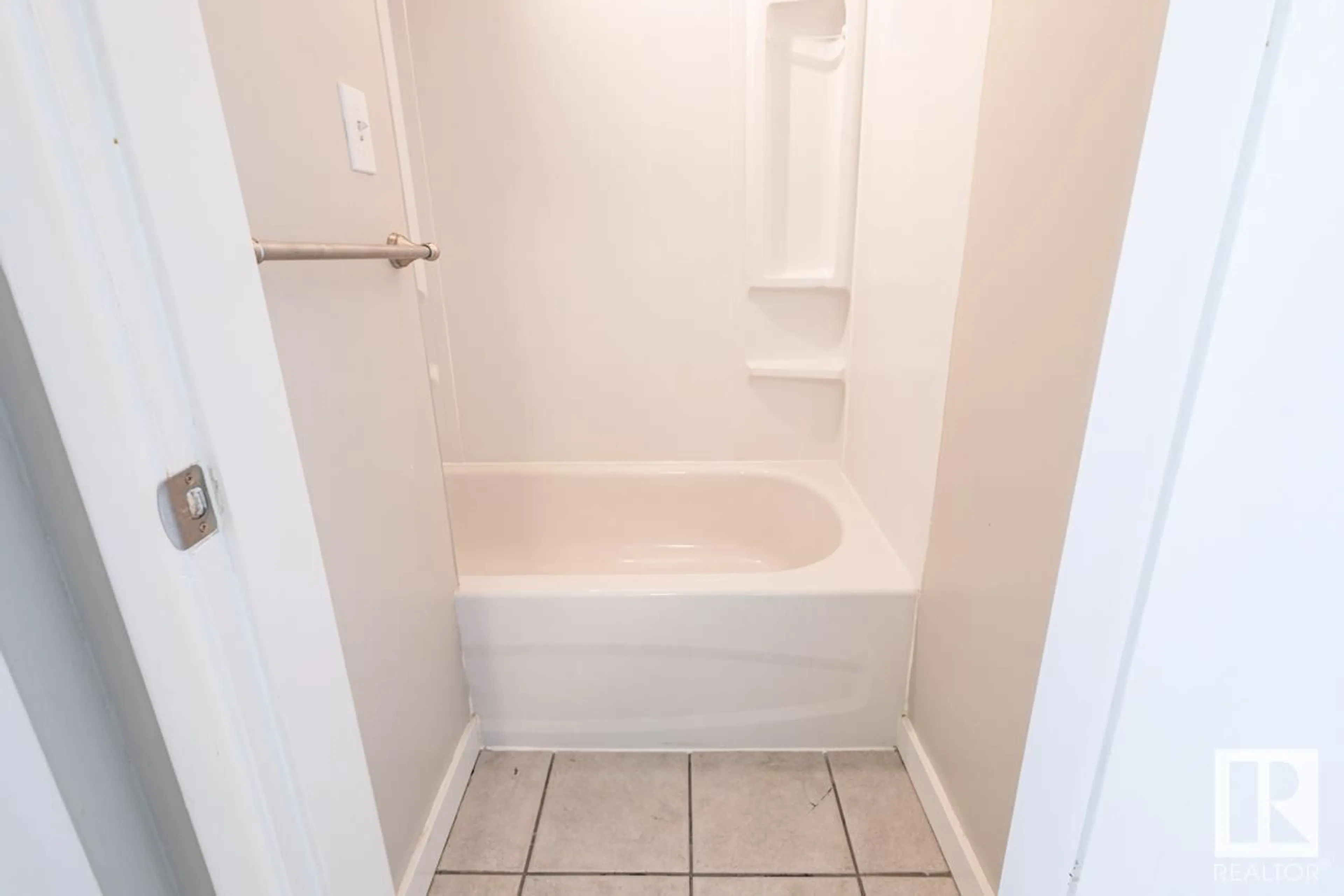 Standard bathroom, unknown for 12747 128 ST NW, Edmonton Alberta T5L1E2