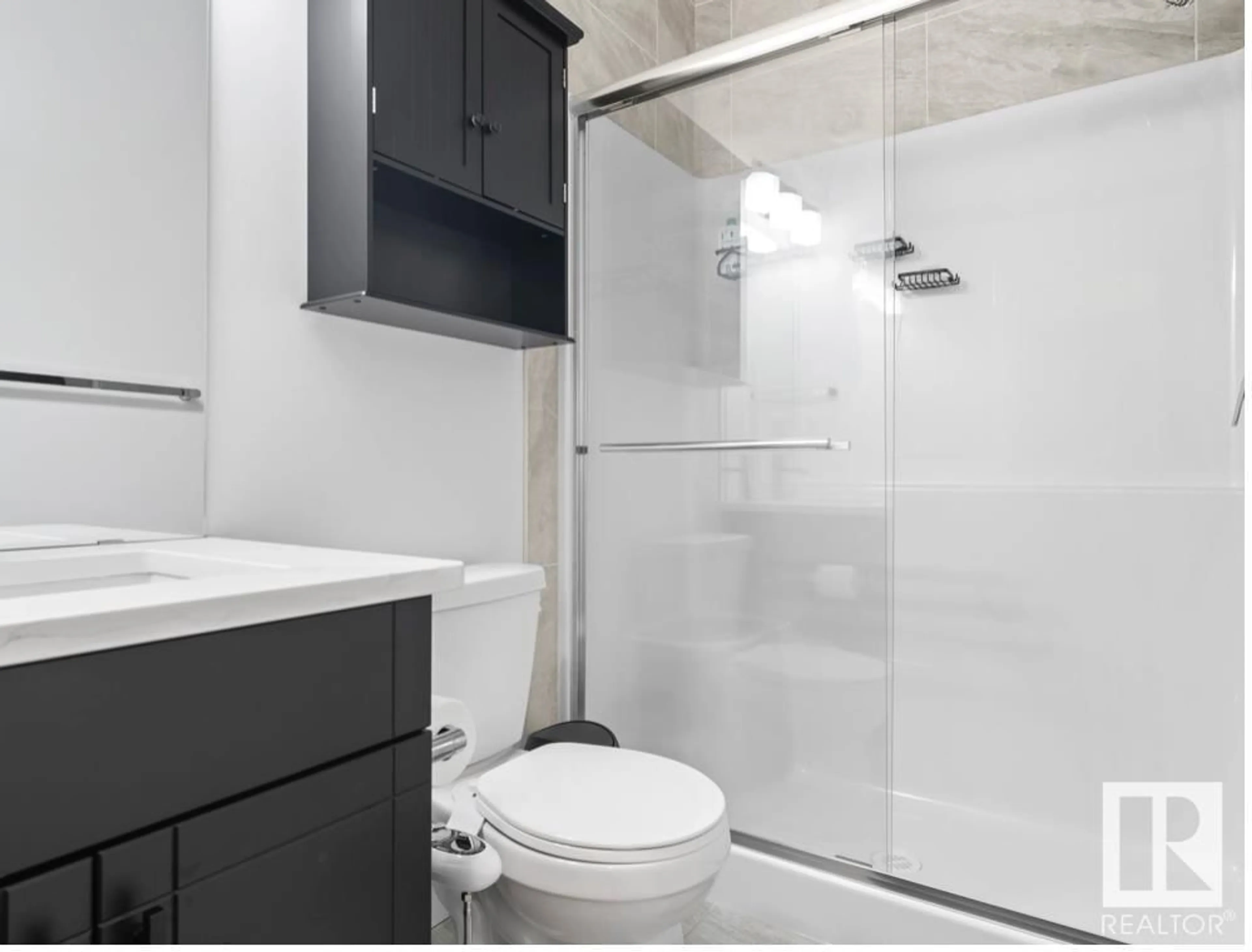 Standard bathroom, not visible floor for 22712 93 AV NW, Edmonton Alberta T5T5X7