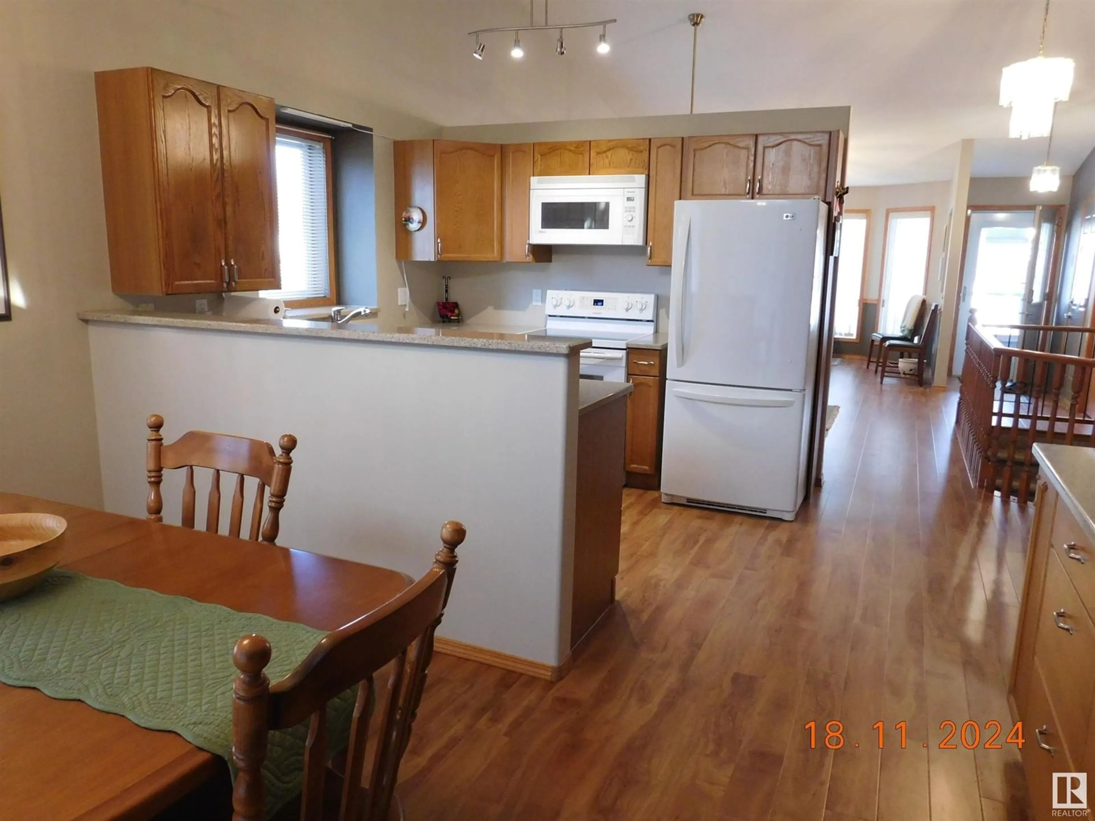 Standard kitchen, wood floors, cottage for 47 ARCAND DR, St. Albert Alberta T8N5V1