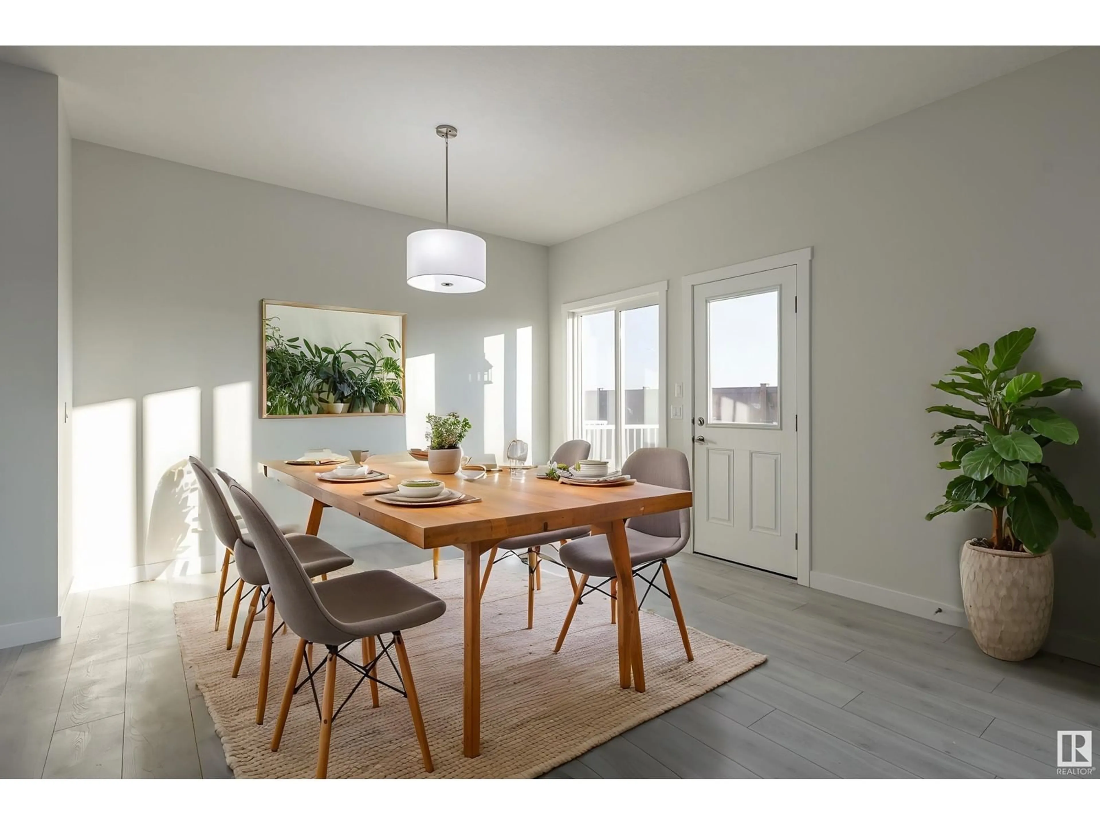 Dining room, wood floors for 17720 70 ST NW, Edmonton Alberta T5Z0W6