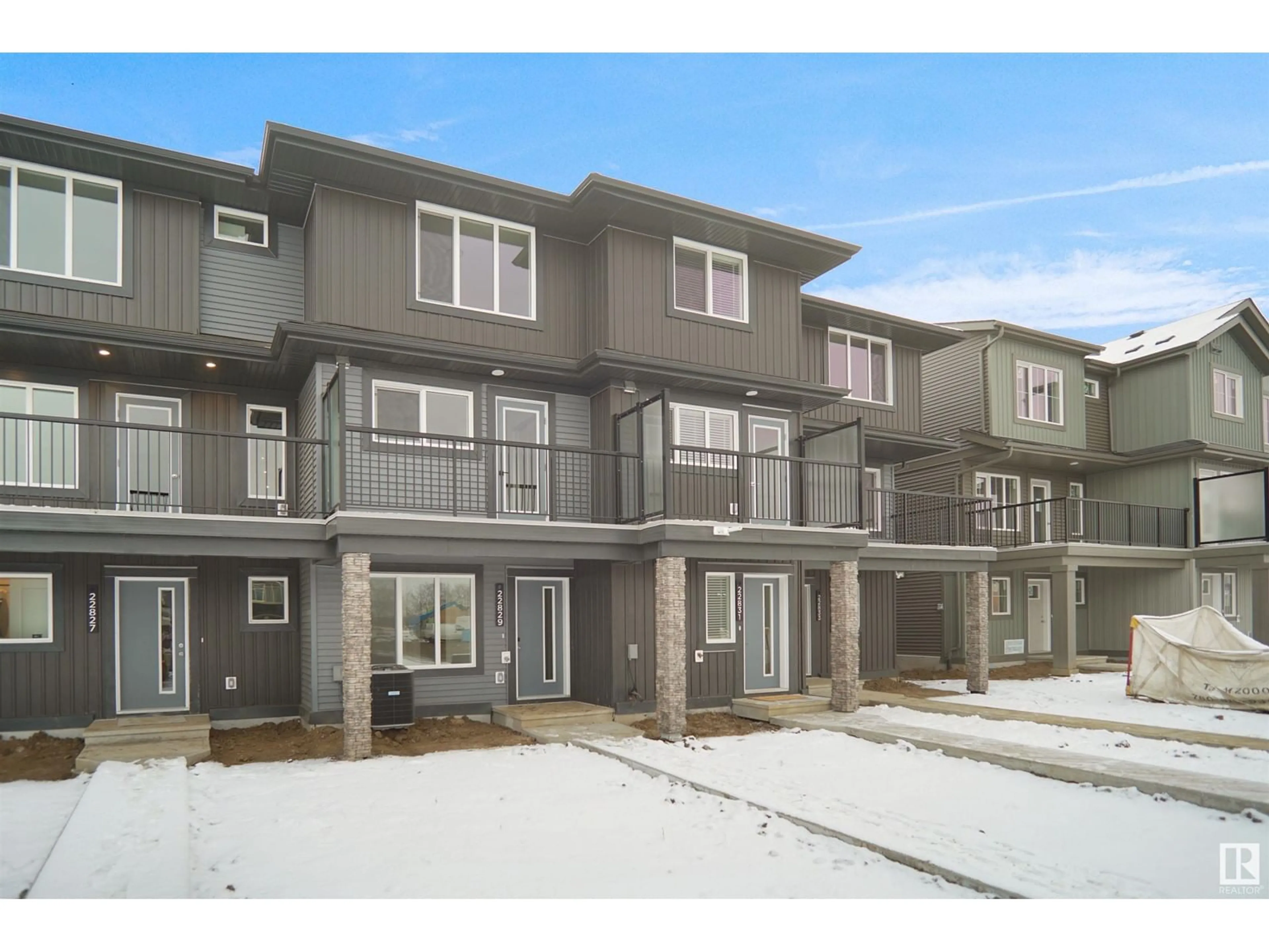 A pic from exterior of the house or condo for 22829 84 AV NW, Edmonton Alberta T5T4A3