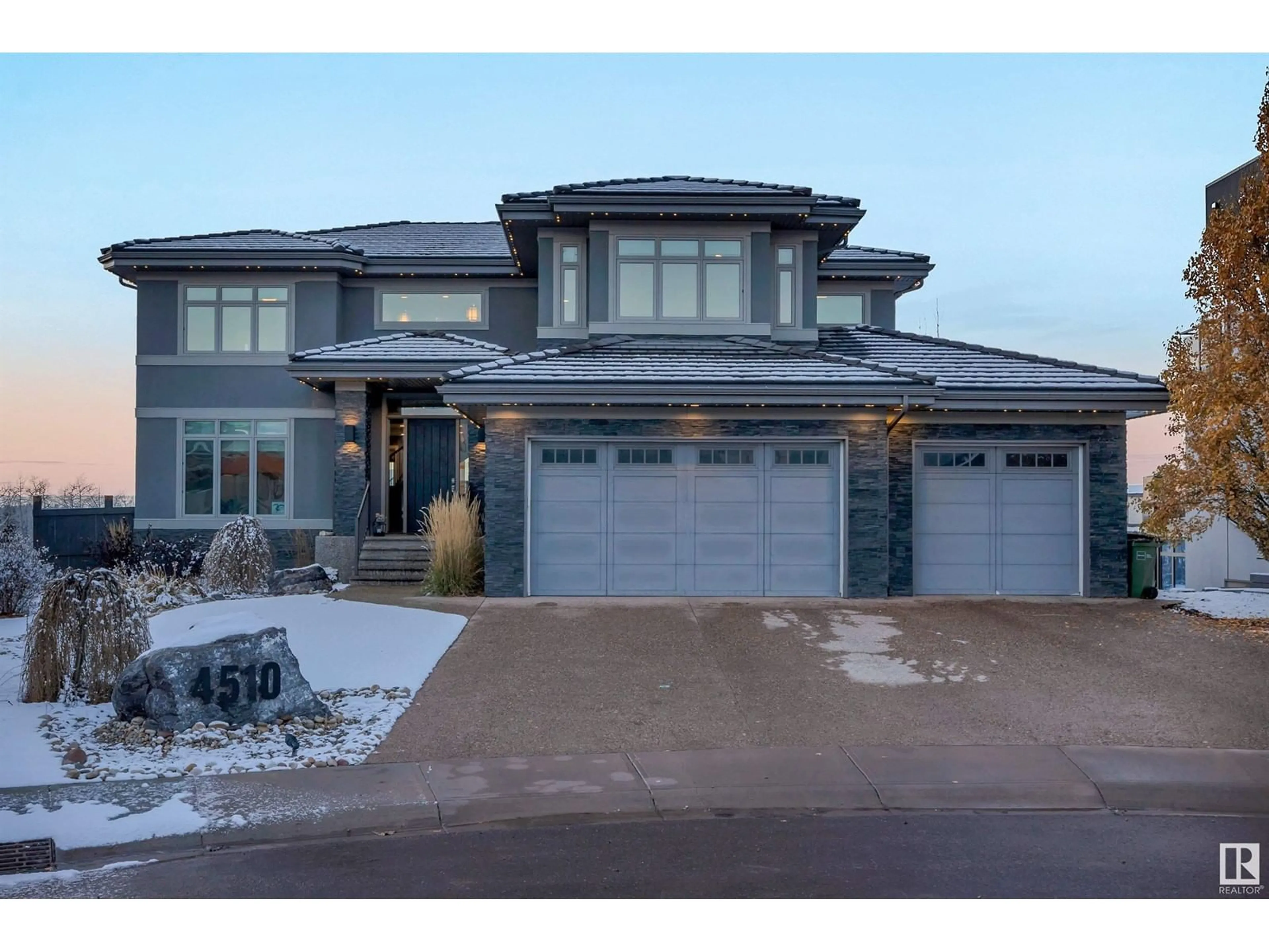 Frontside or backside of a home, the street view for 4510 WINGFIELD BAY BA NW, Edmonton Alberta T6W2E1